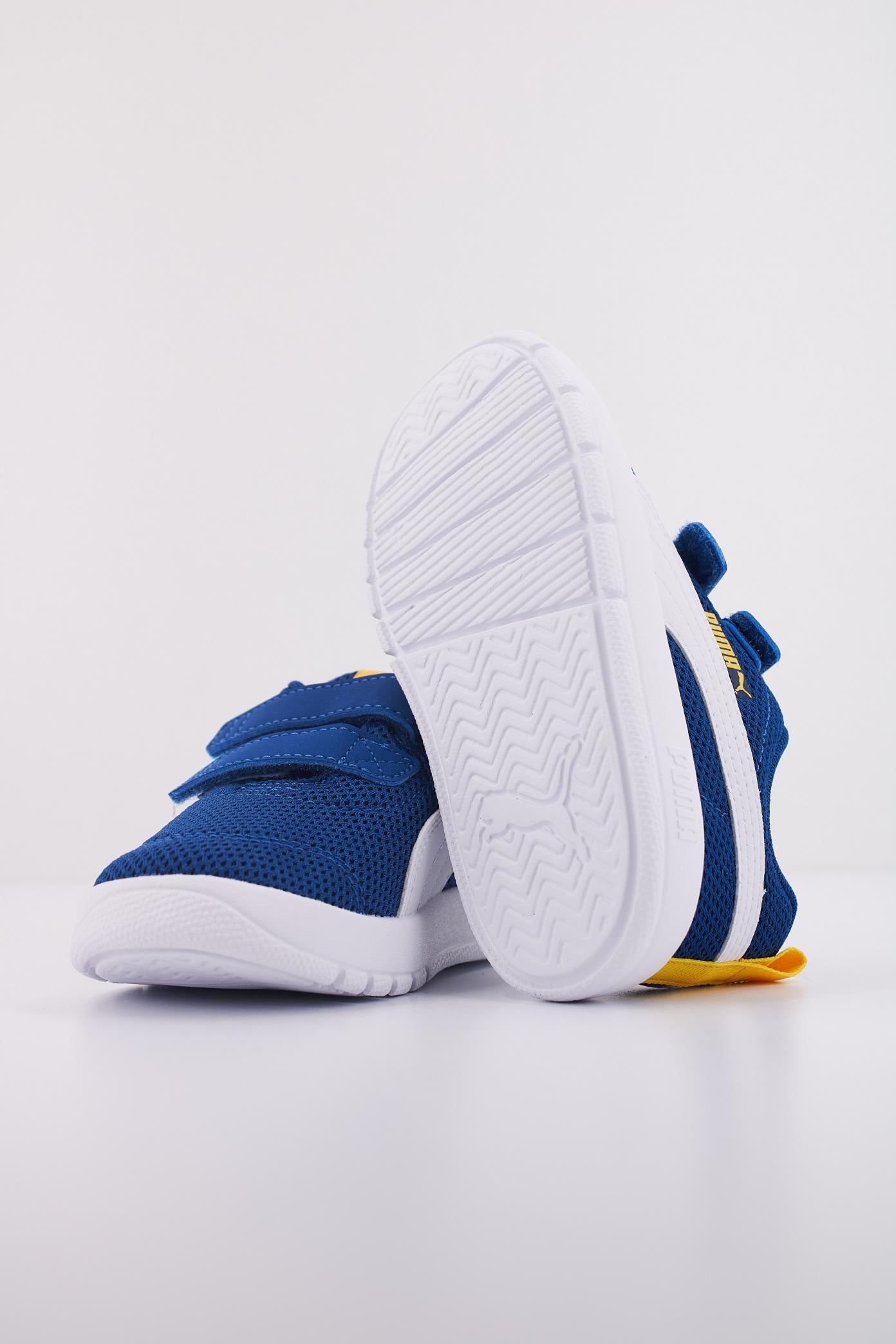 PUMA COURTFLEX V MESH INF en color AZUL  (5)
