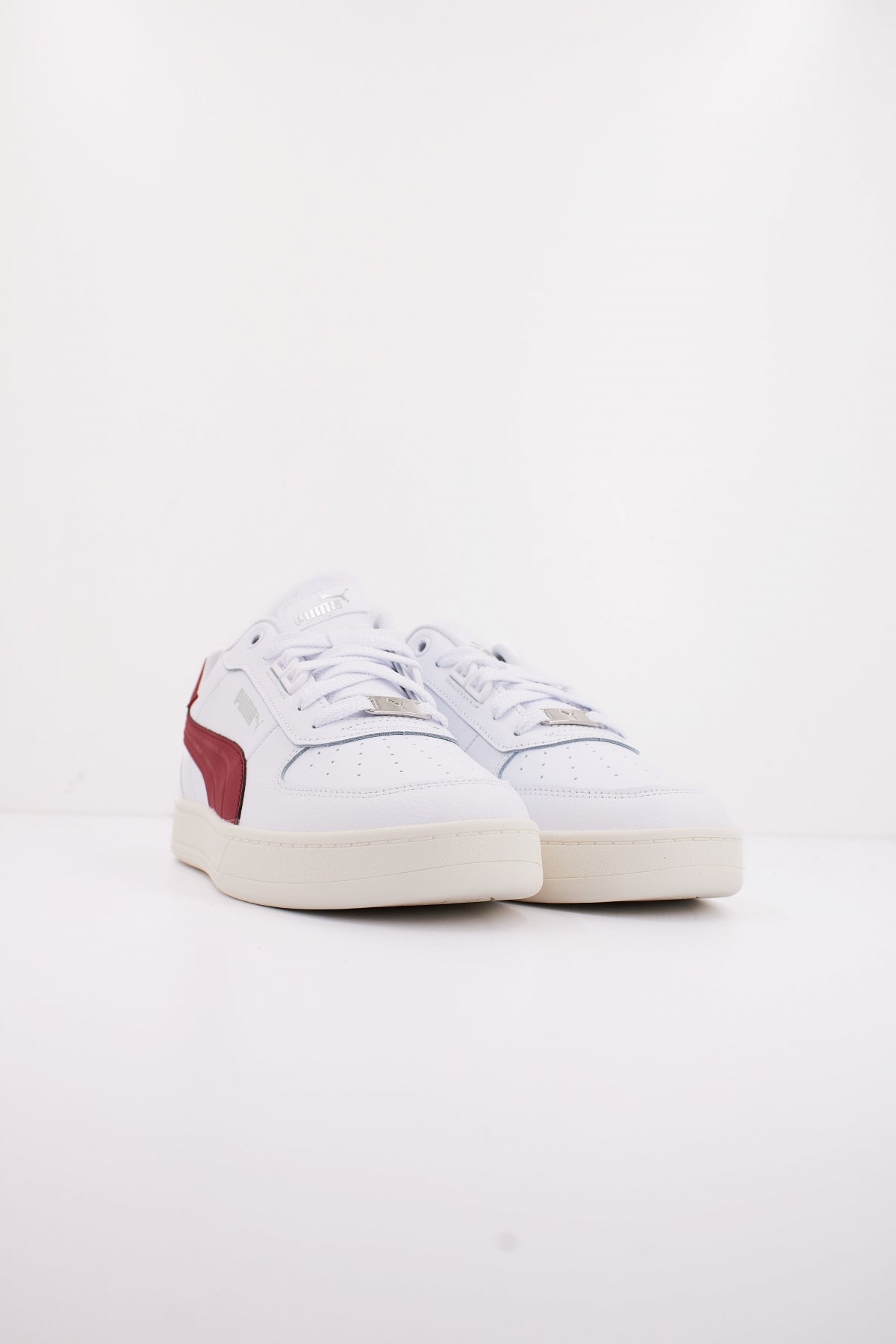 PUMA CAVEN . LUX en color BLANCO  (2)