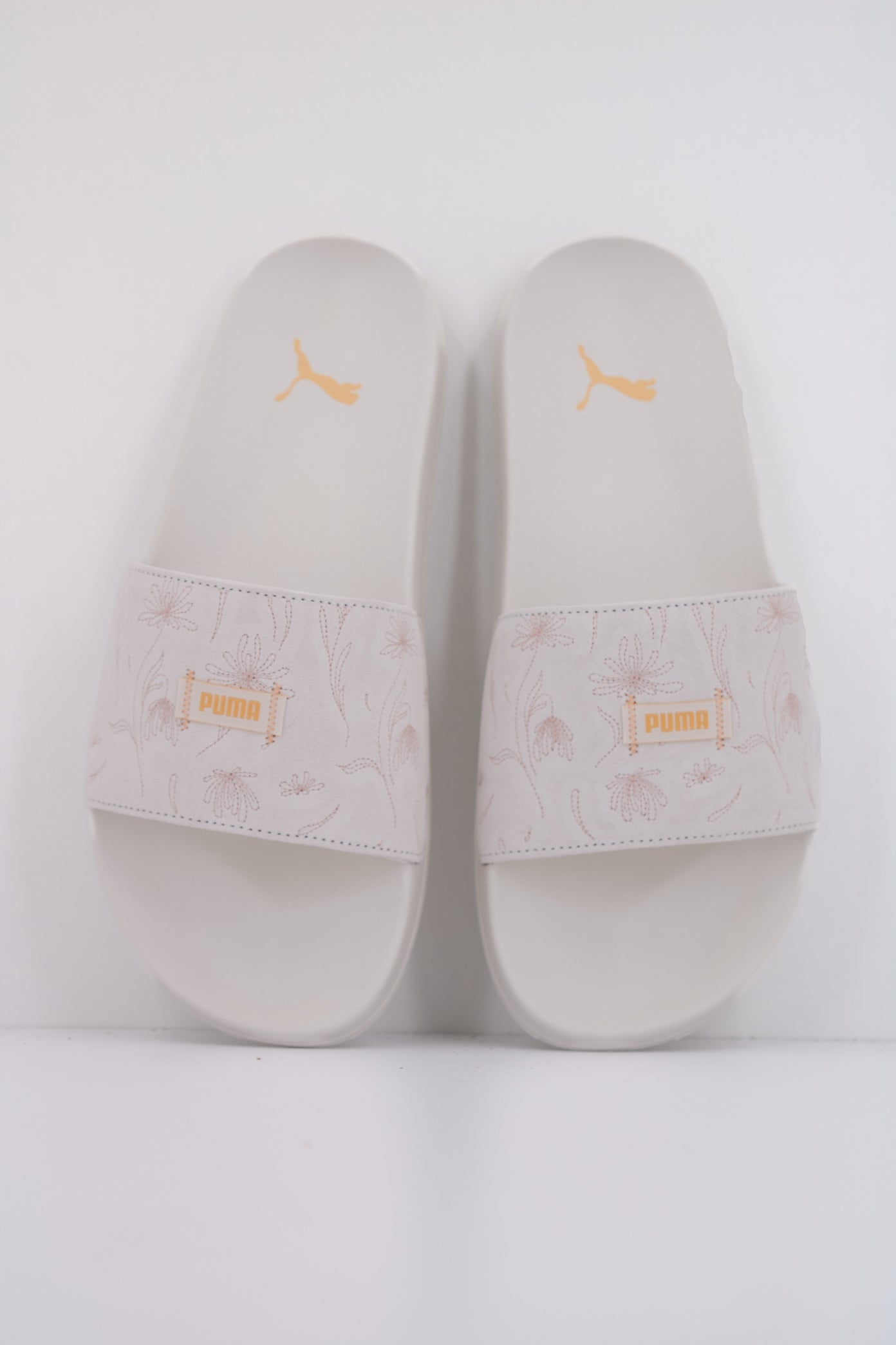 PUMA LEADCAT . CRAFTED FLOWER en color BLANCO  (3)