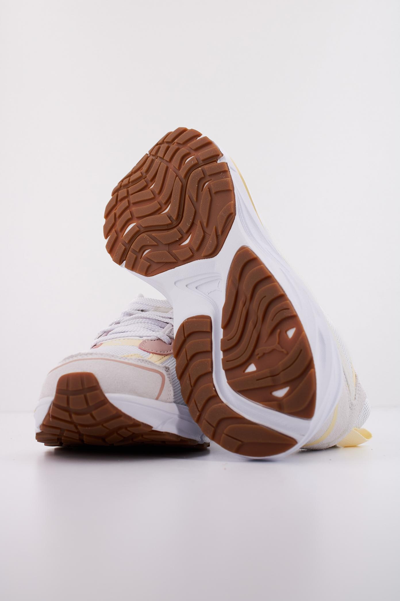 PUMA HYPNOTIC LS en color BEIS  (5)