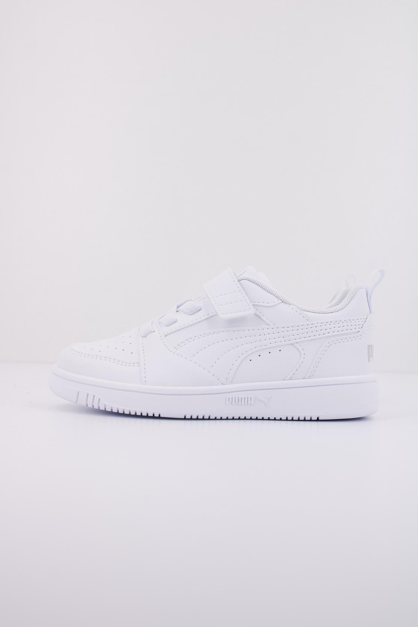 PUMA REBOUND V LO AC+ PS en color BLANCO  (1)