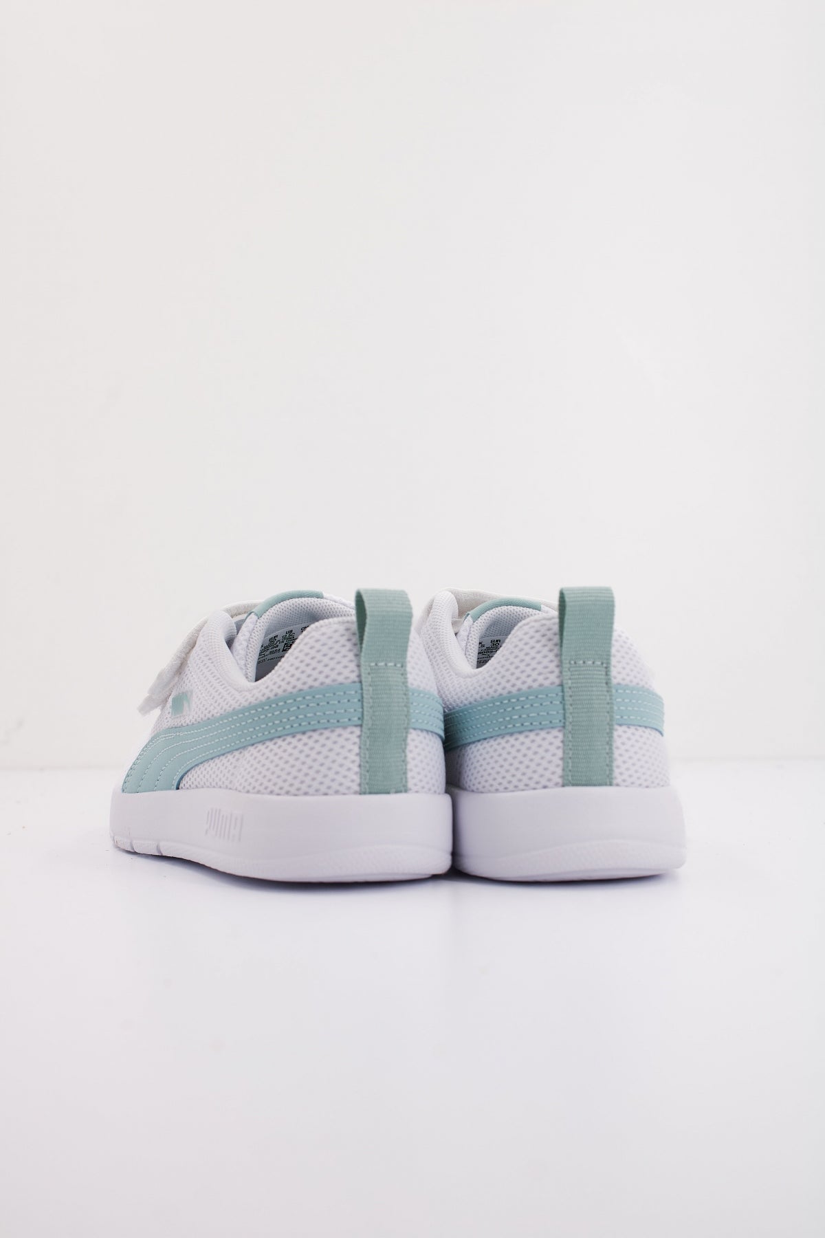PUMA COURTFLEX V MESH PS en color BLANCO  (4)