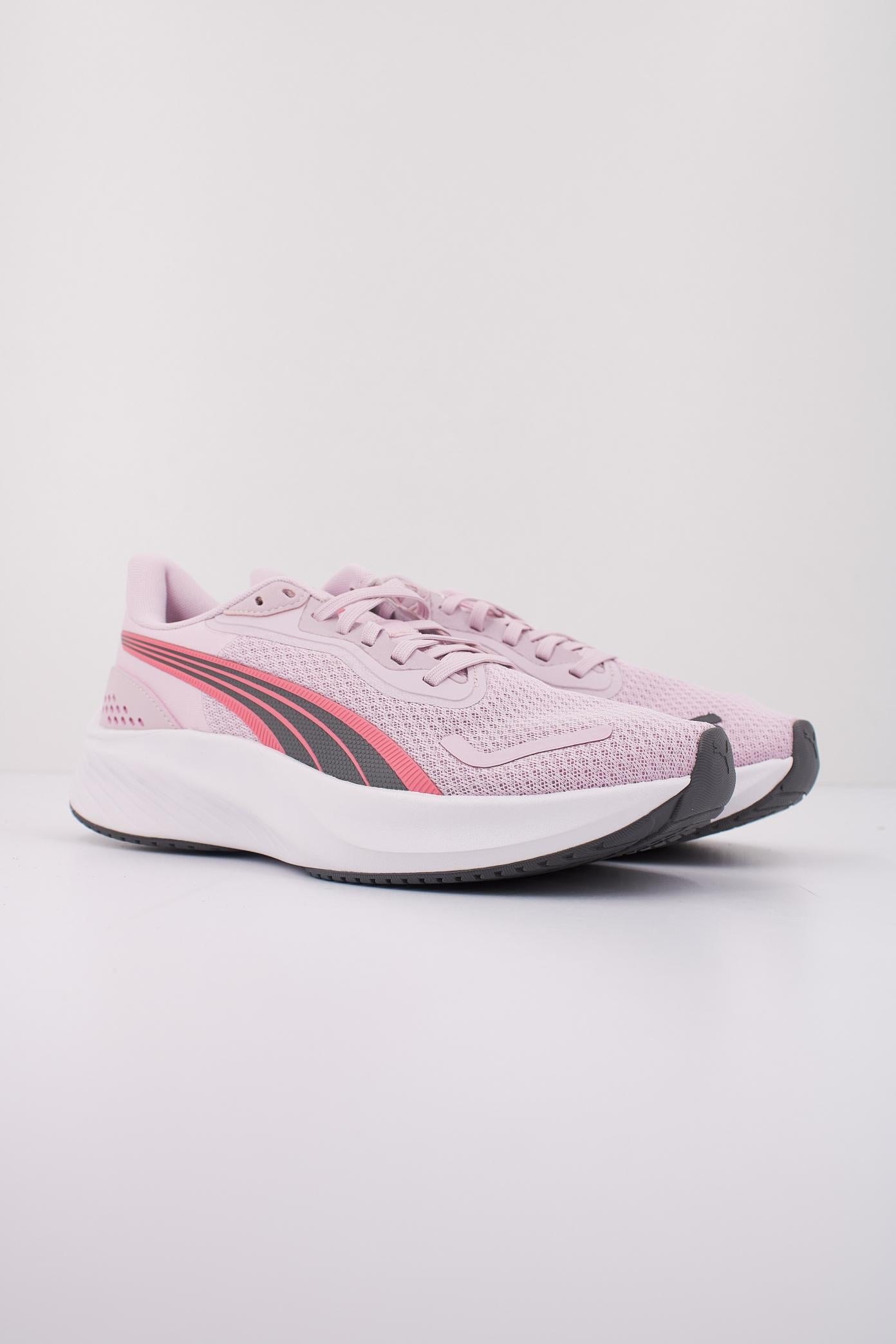PUMA POUNCE LITE JR en color ROSA  (2)