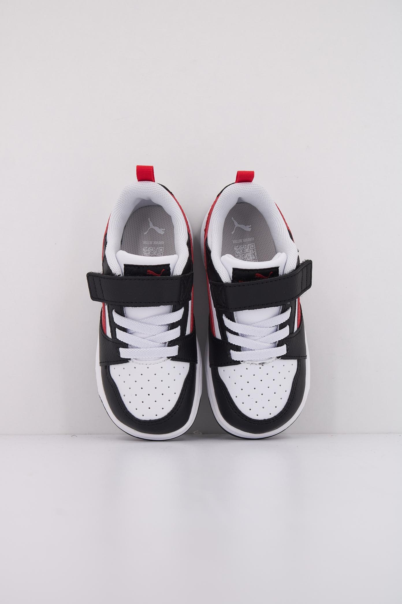 PUMA REBOUND V LO AC+ INF en color BLANCO  (3)