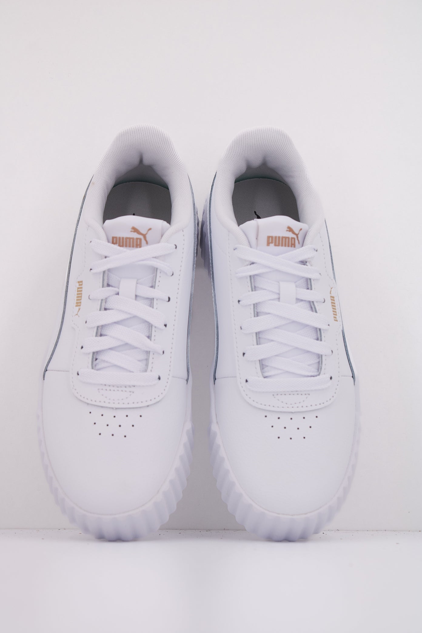 PUMA CARINA . en color BLANCO  (3)