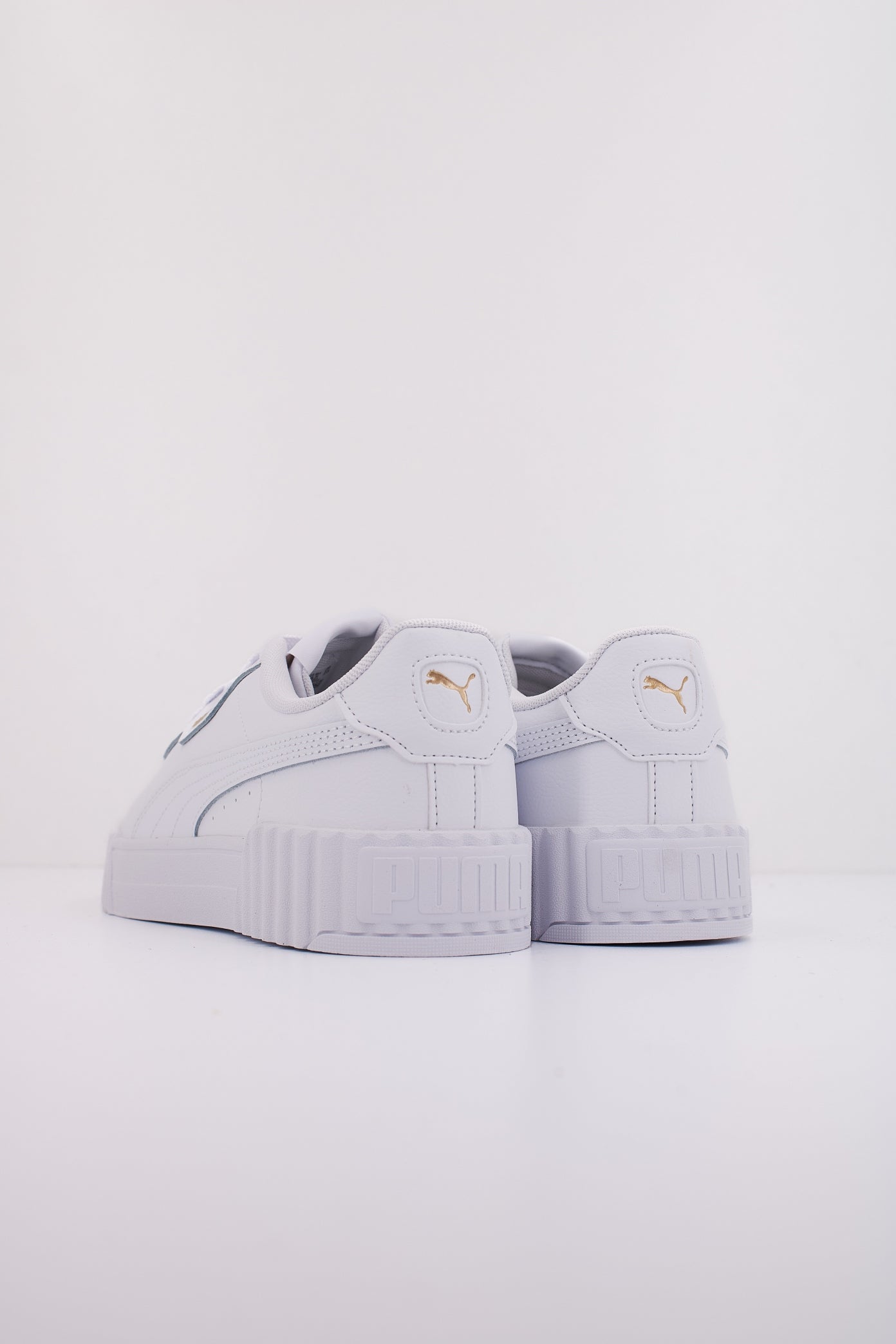 PUMA CARINA . en color BLANCO  (4)