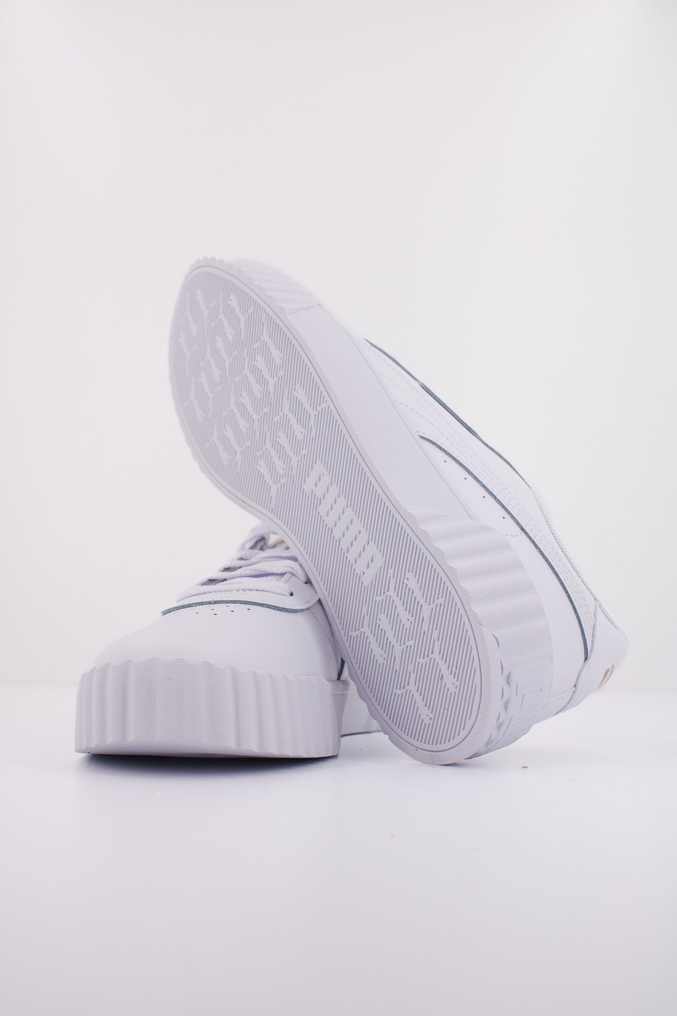 PUMA CARINA . en color BLANCO  (5)
