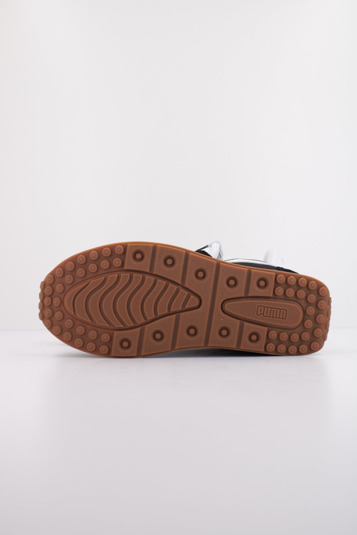 PUMA ST MILER RISE en color NEGRO  (5)