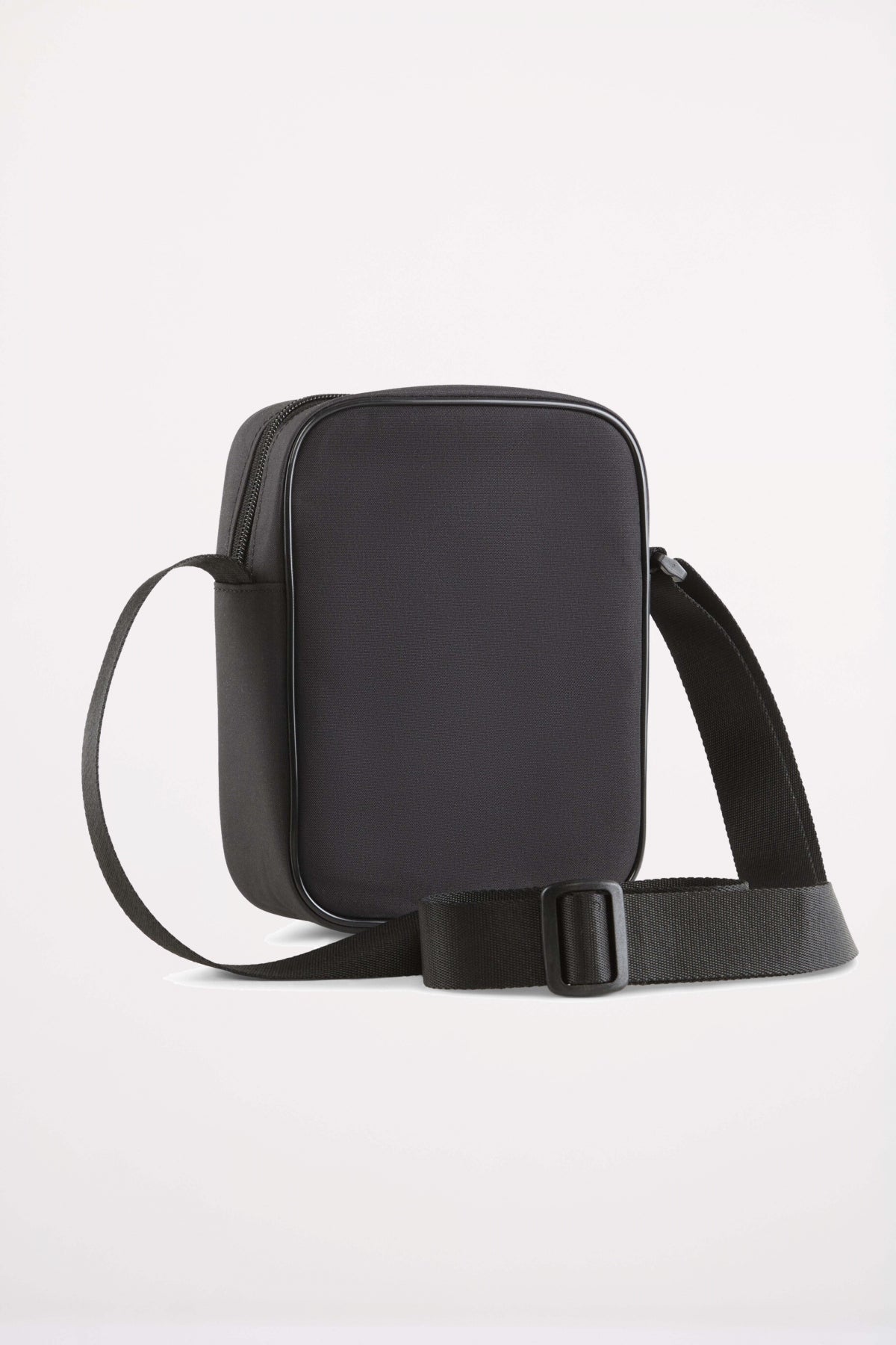 PUMA CAMPUS PORTABLE en color NEGRO  (2)
