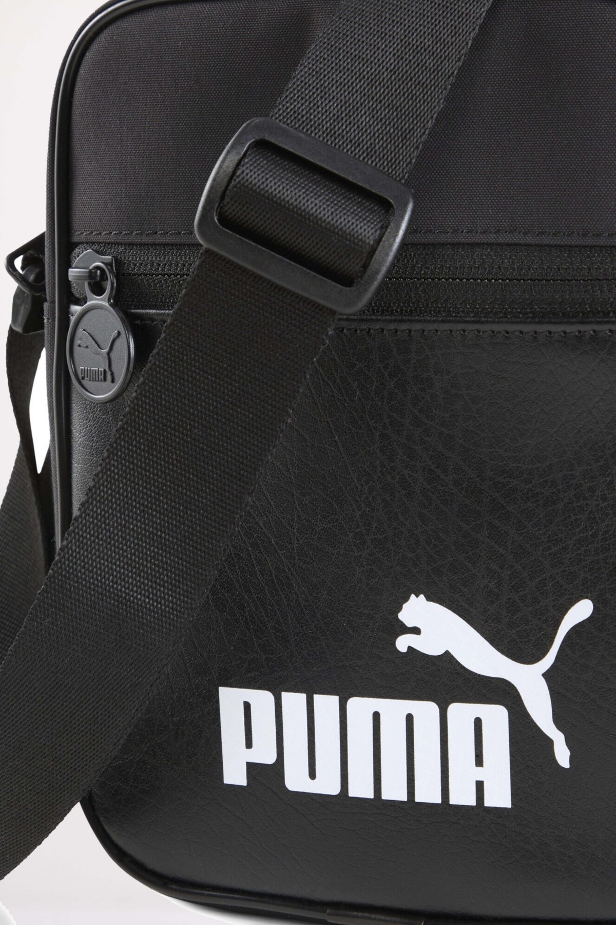 PUMA CAMPUS PORTABLE en color NEGRO  (3)