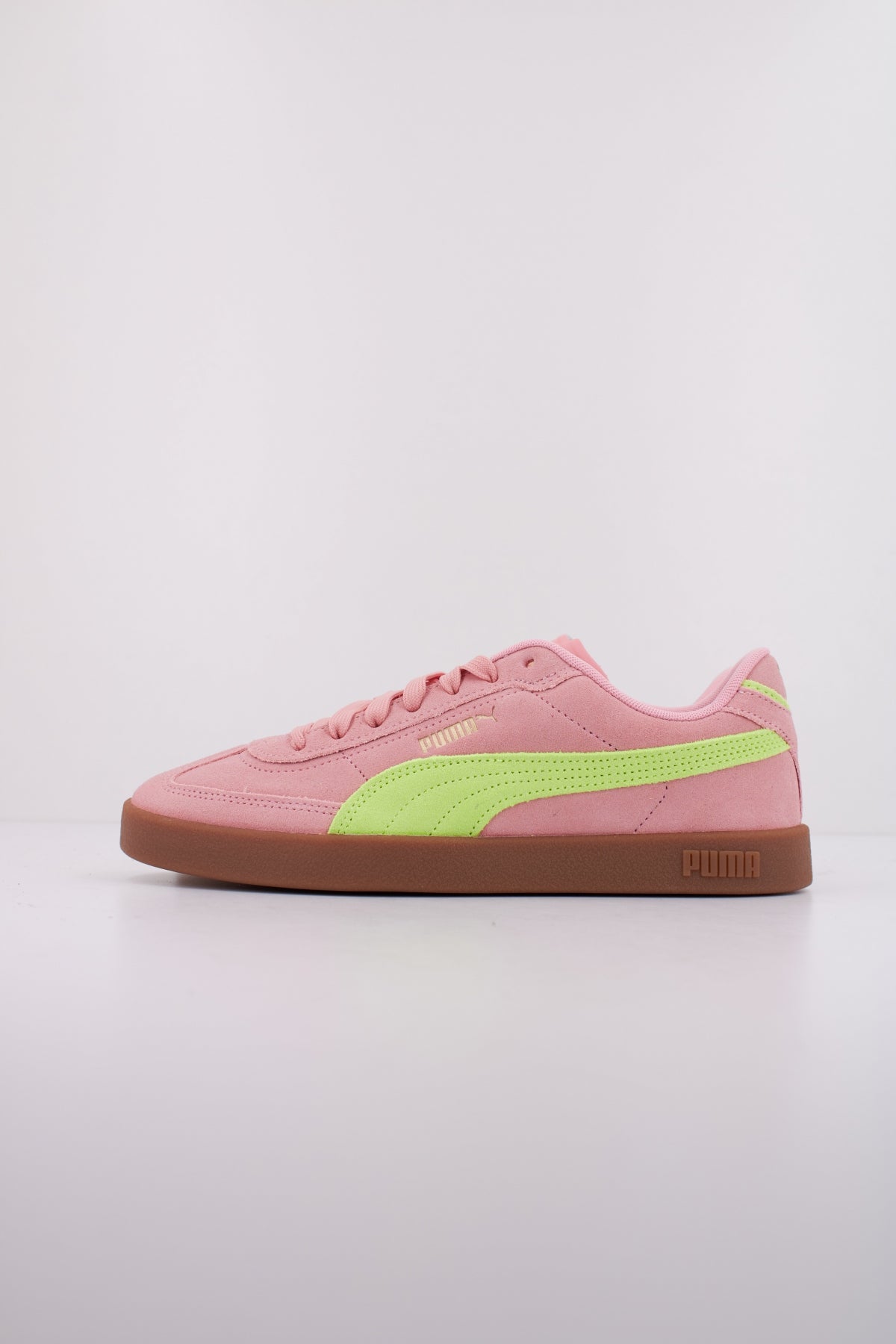 PUMA CLUB II ERA SUEDE en color ROSA  (1)
