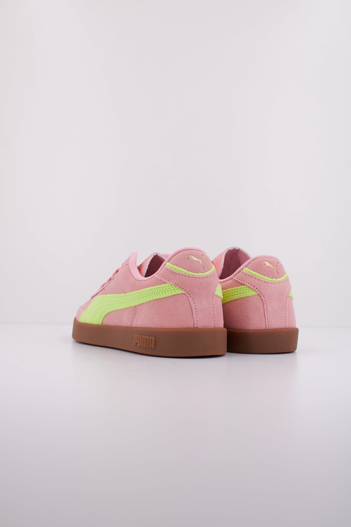 PUMA CLUB II ERA SUEDE en color ROSA  (4)