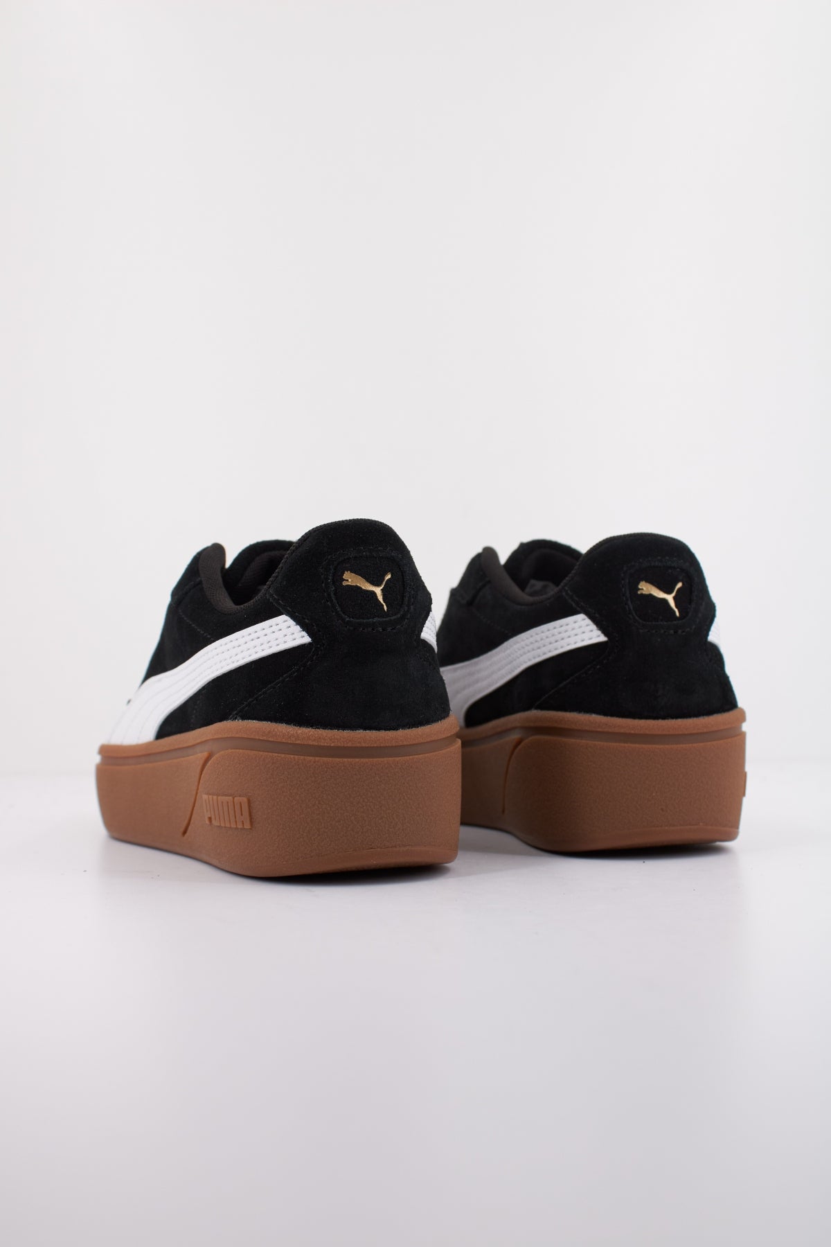PUMA CLUB II ERA PLATFORM en color NEGRO  (4)