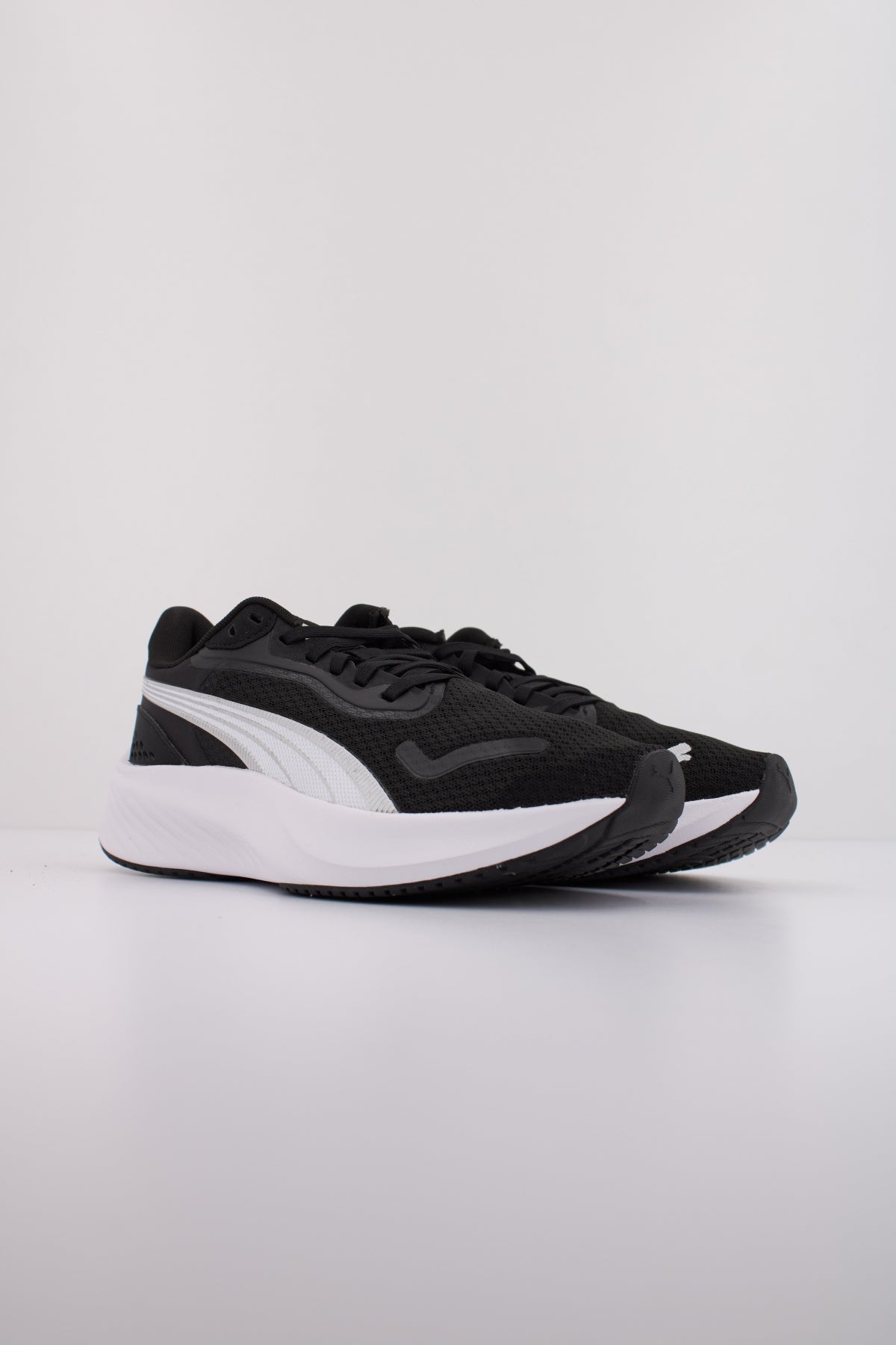 PUMA POUNCE LITE JR en color NEGRO  (2)