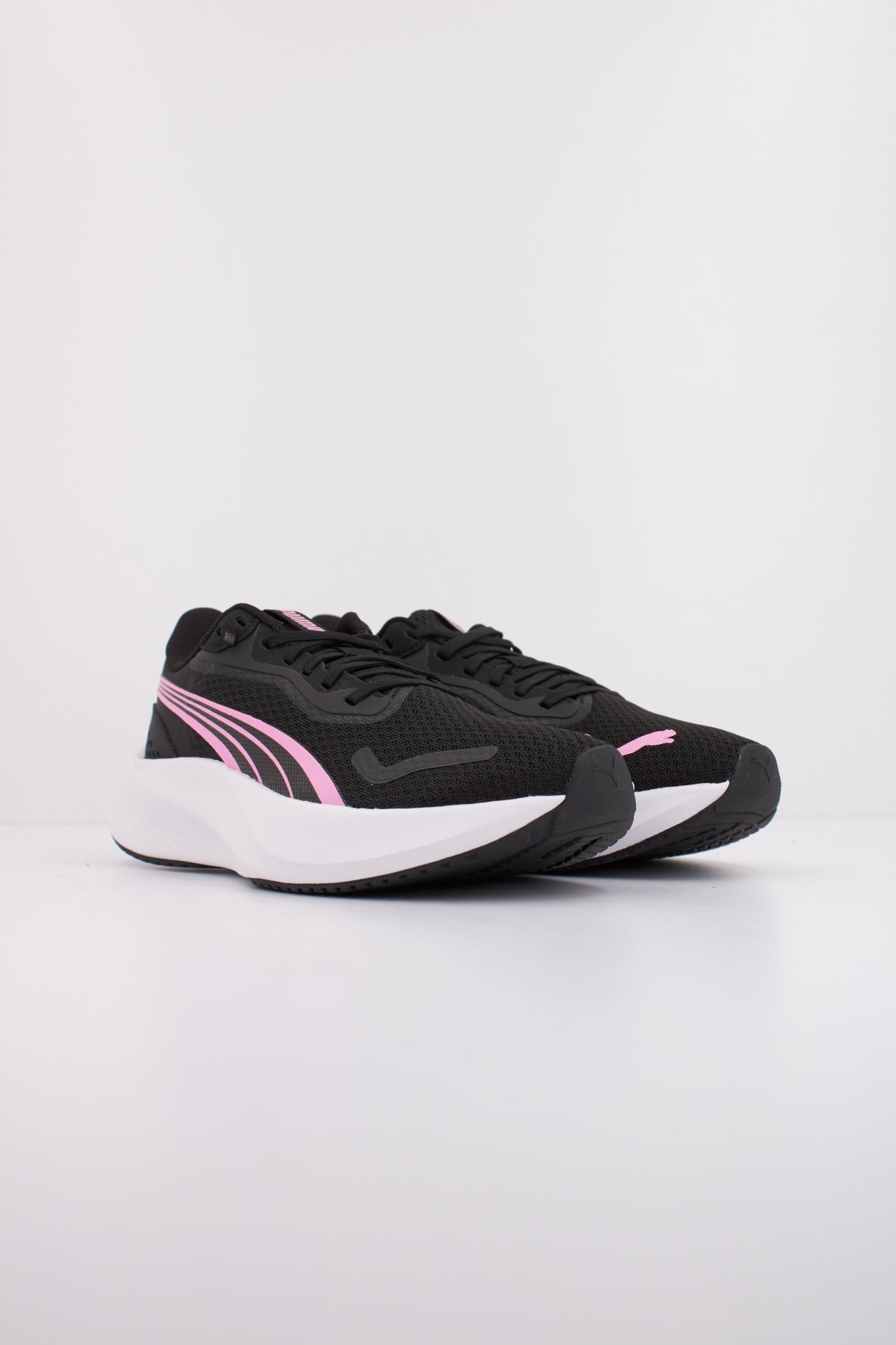 PUMA POUNCE LITE JR en color NEGRO  (2)