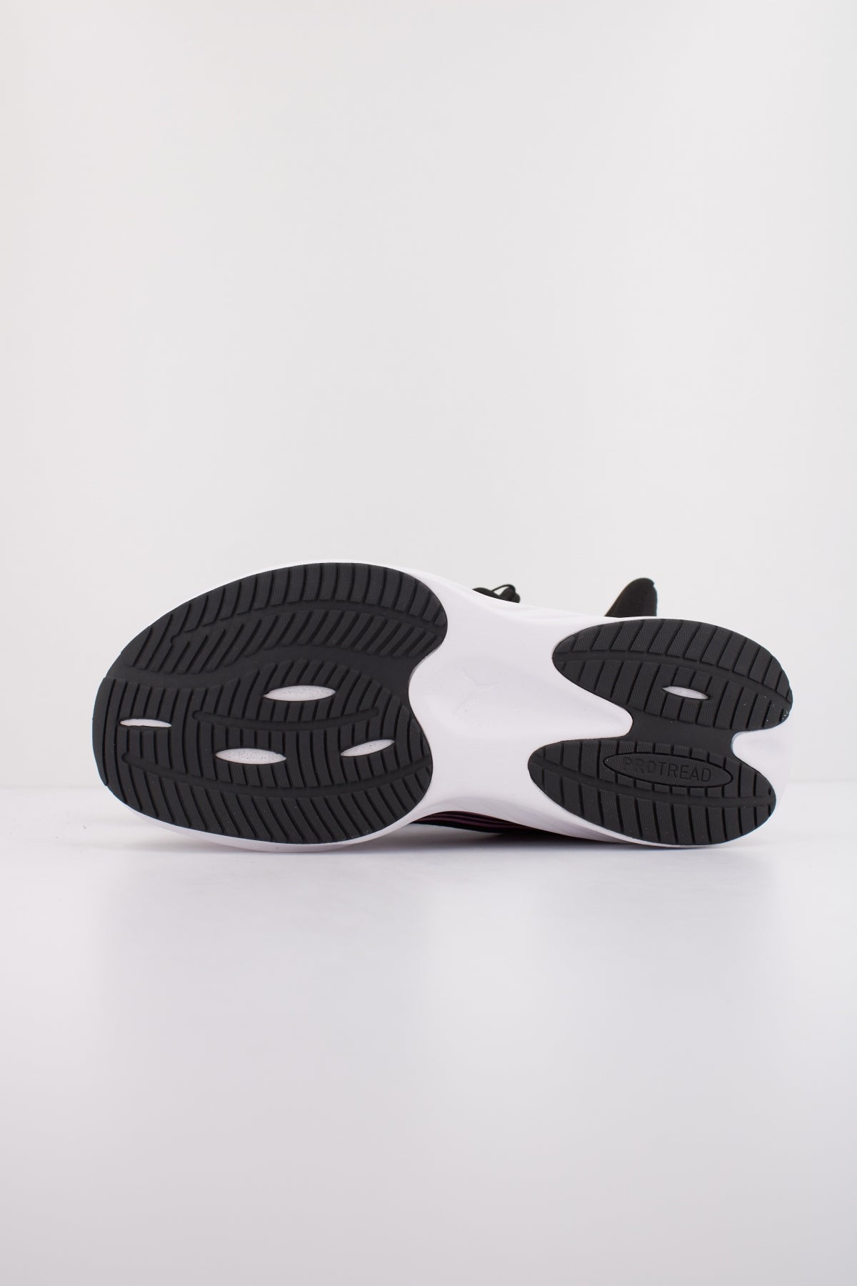 PUMA POUNCE LITE JR en color NEGRO  (5)