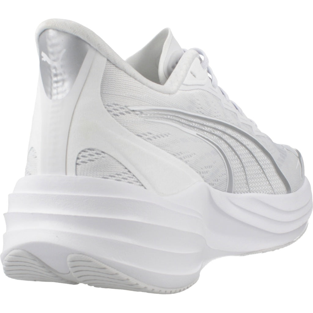 PUMA DARTER PRO  en color BLANCO  (3)