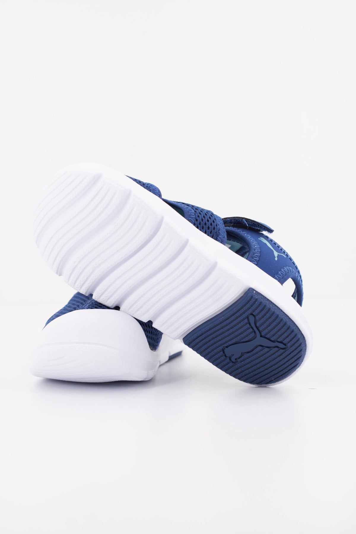 PUMA FUN RACER SANDAL MESH en color AZUL  (5)