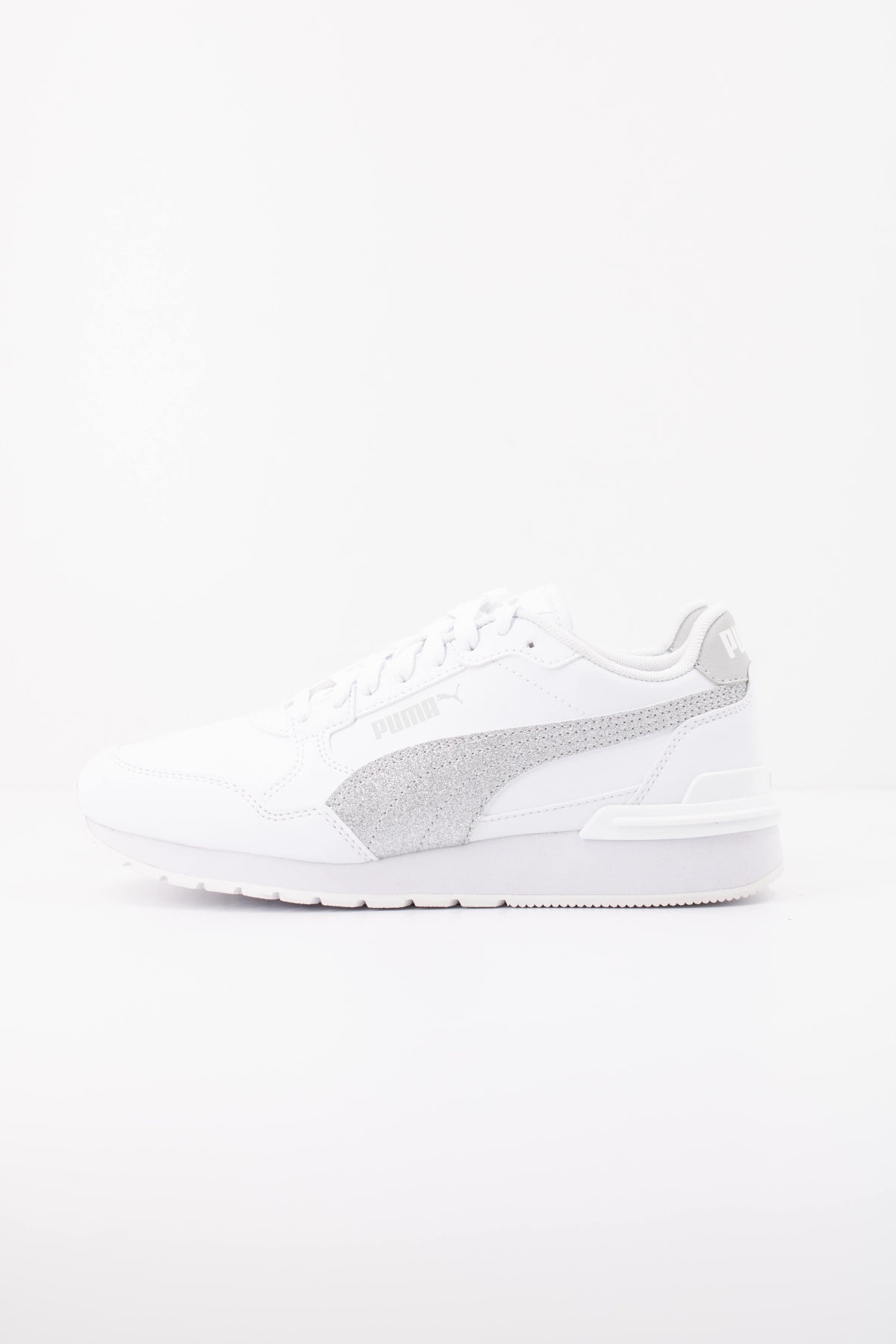 PUMA   en color BLANCO  (1)