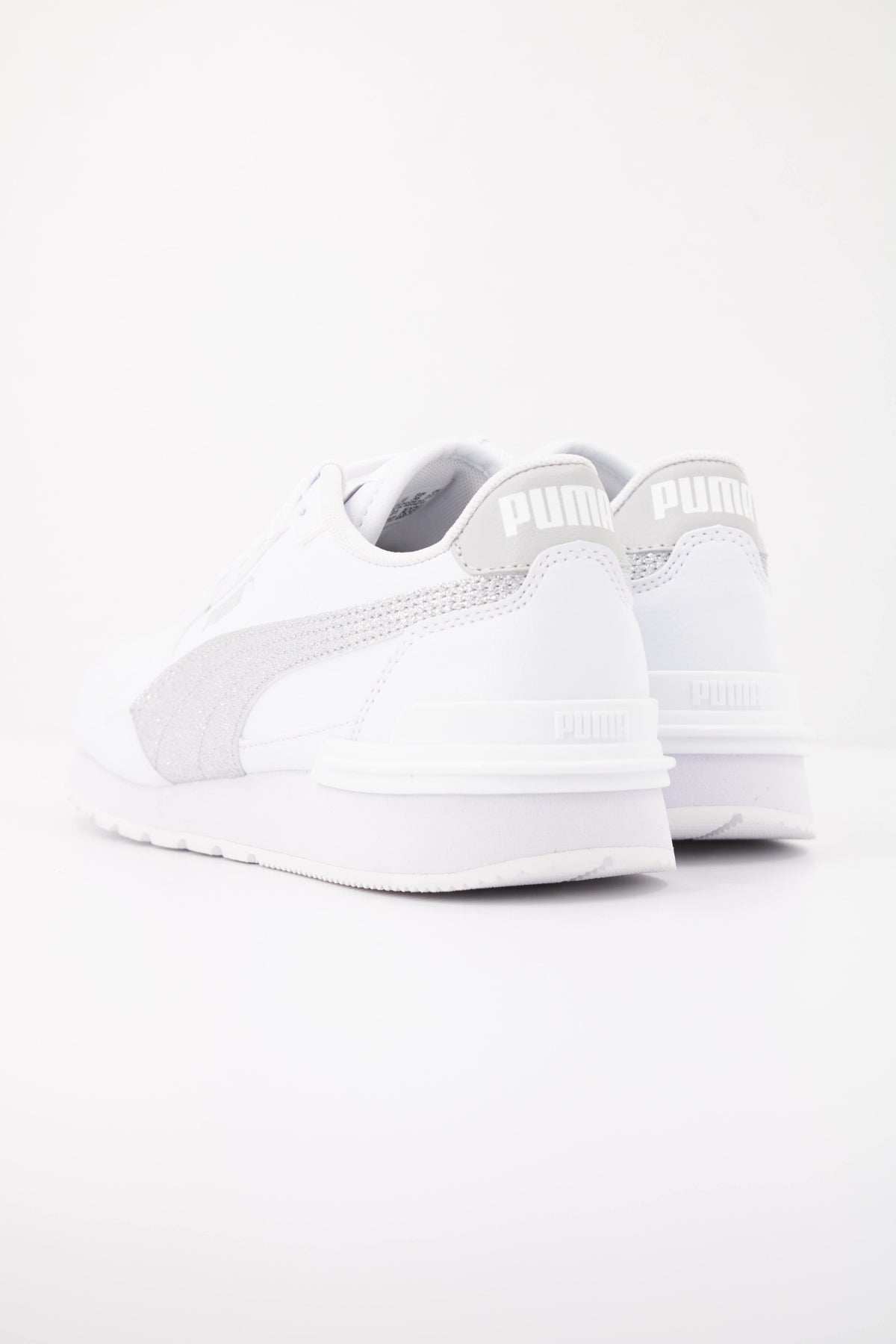 PUMA   en color BLANCO  (4)