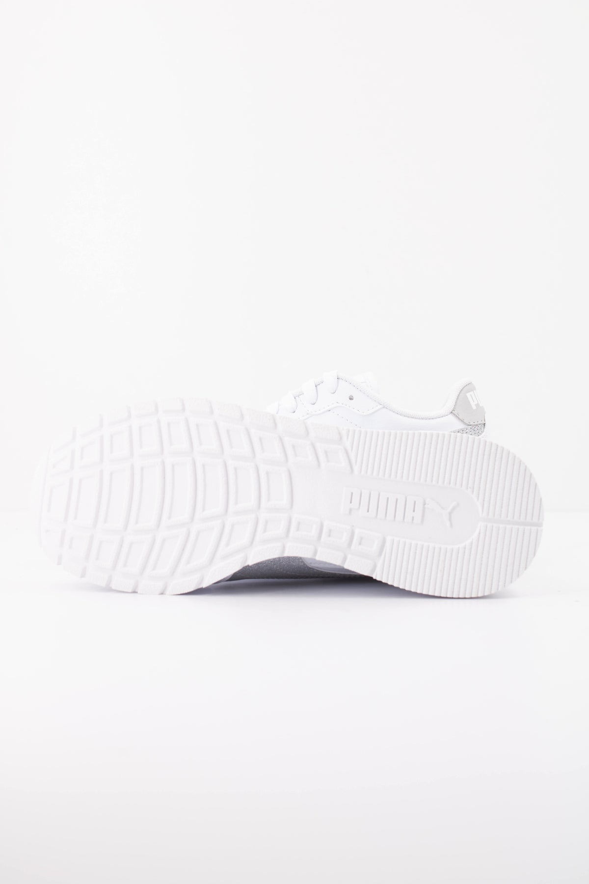 PUMA   en color BLANCO  (5)