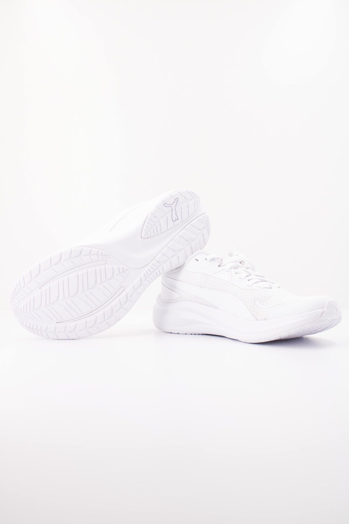 PUMA   en color BLANCO  (5)