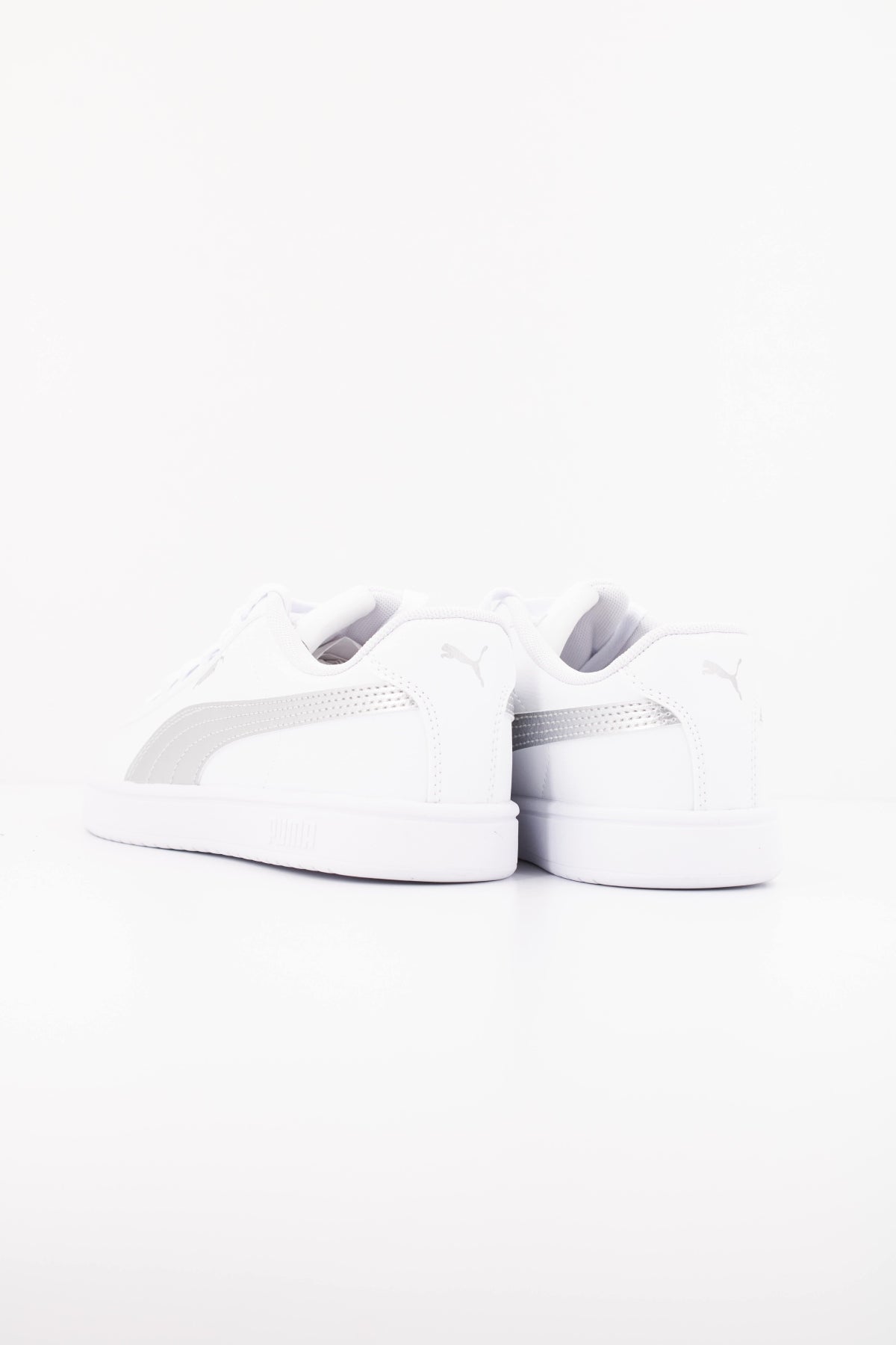 PUMA   en color BLANCO  (4)