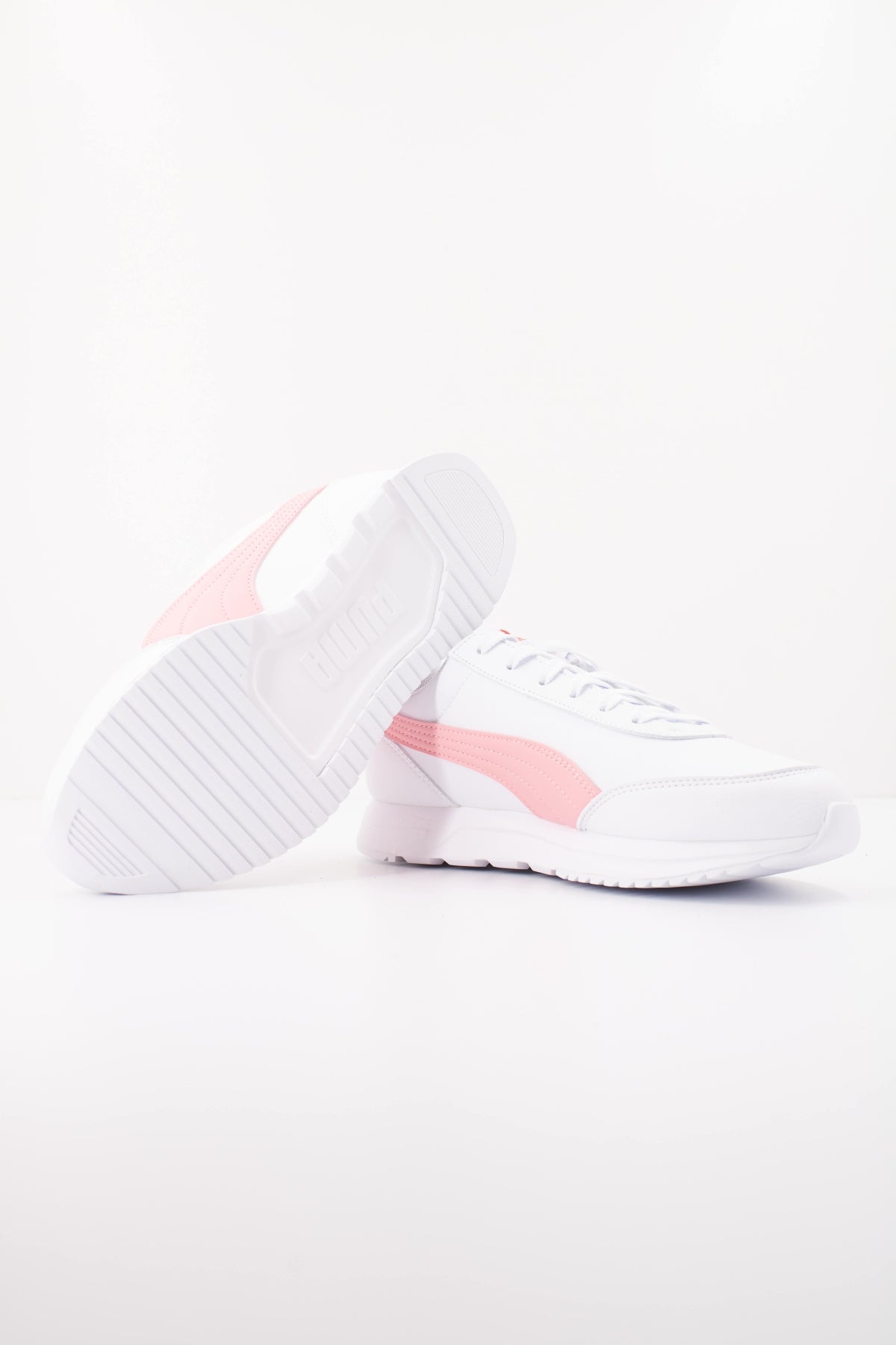 PUMA   en color BLANCO  (5)