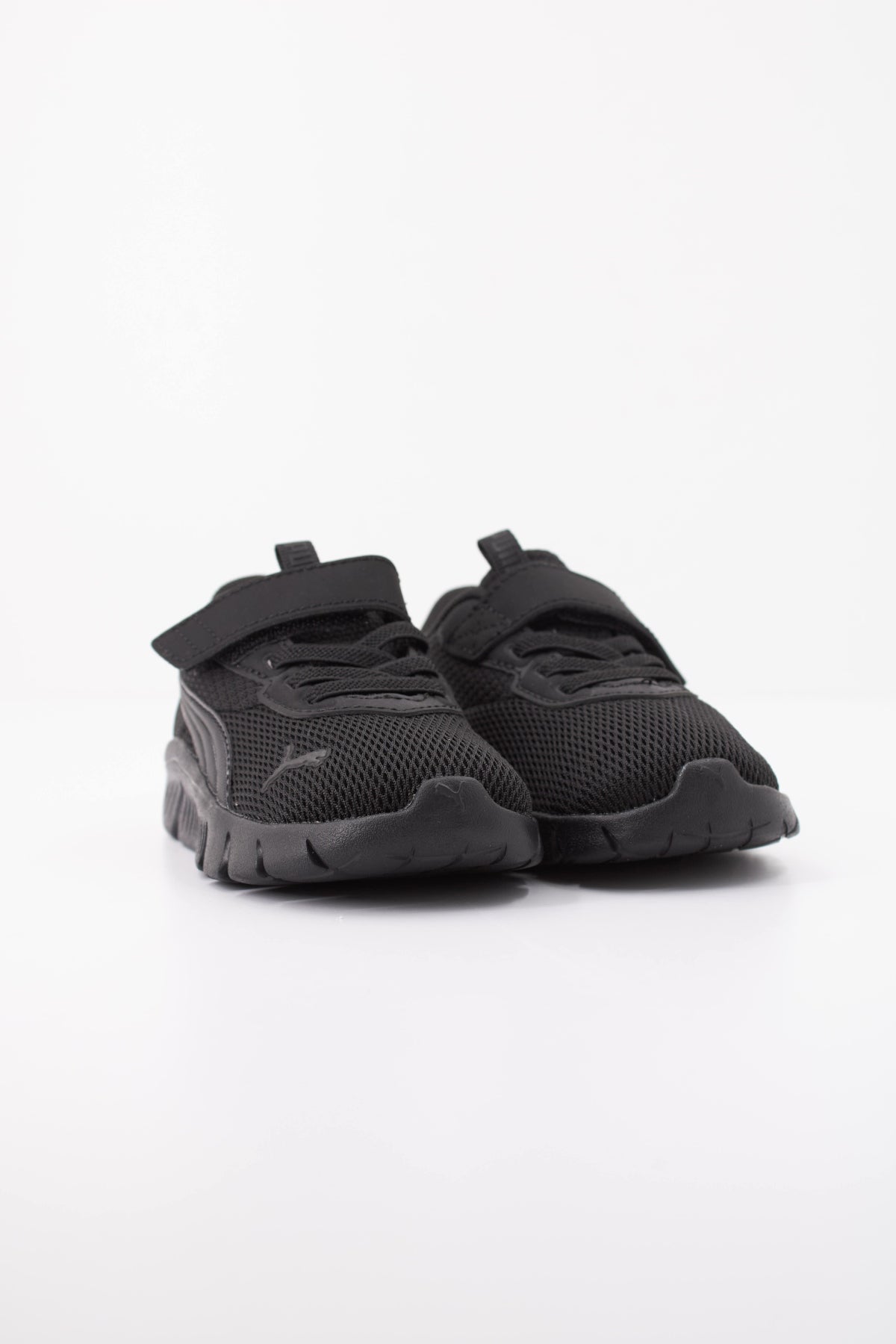 PUMA   en color NEGRO  (2)