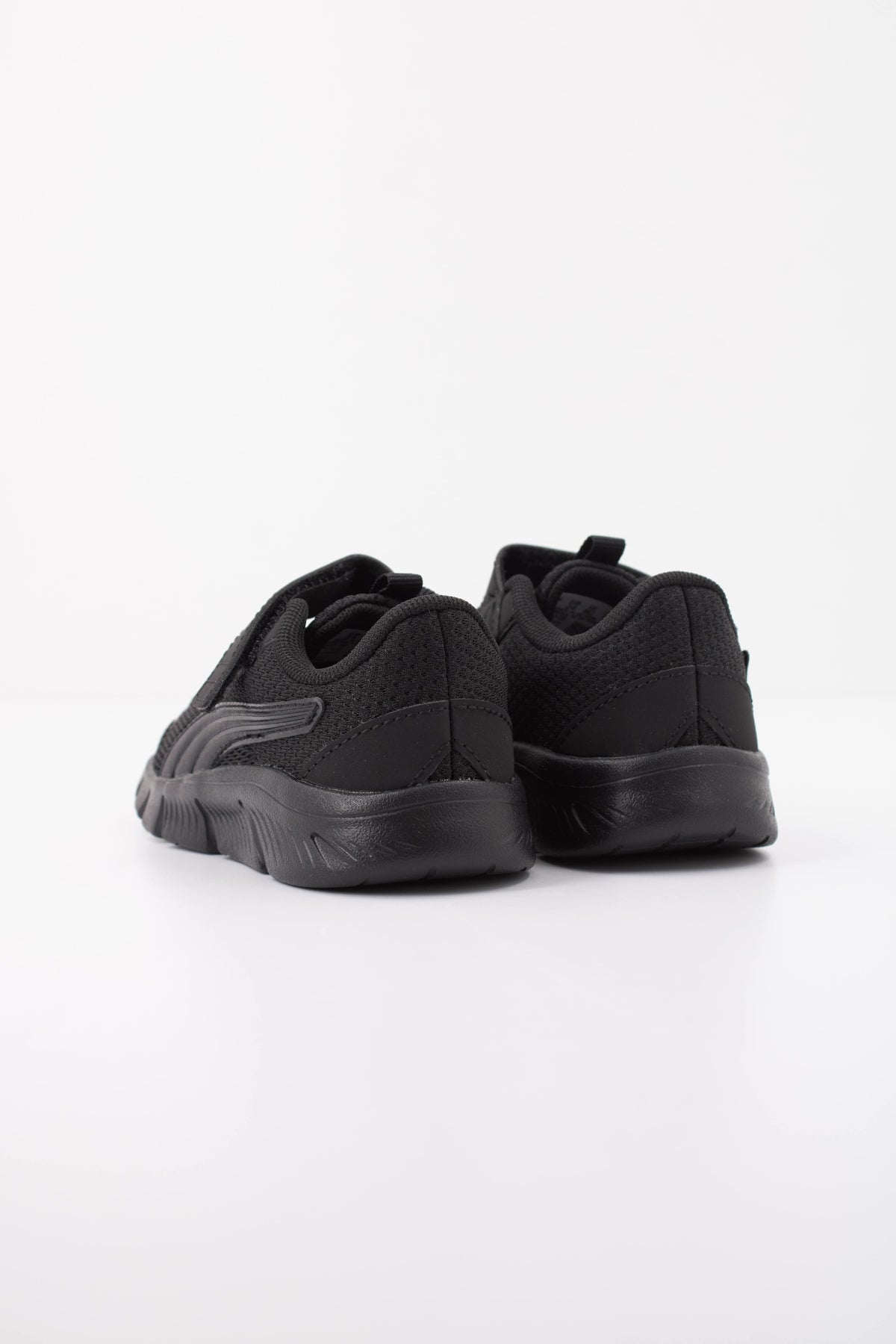 PUMA   en color NEGRO  (4)
