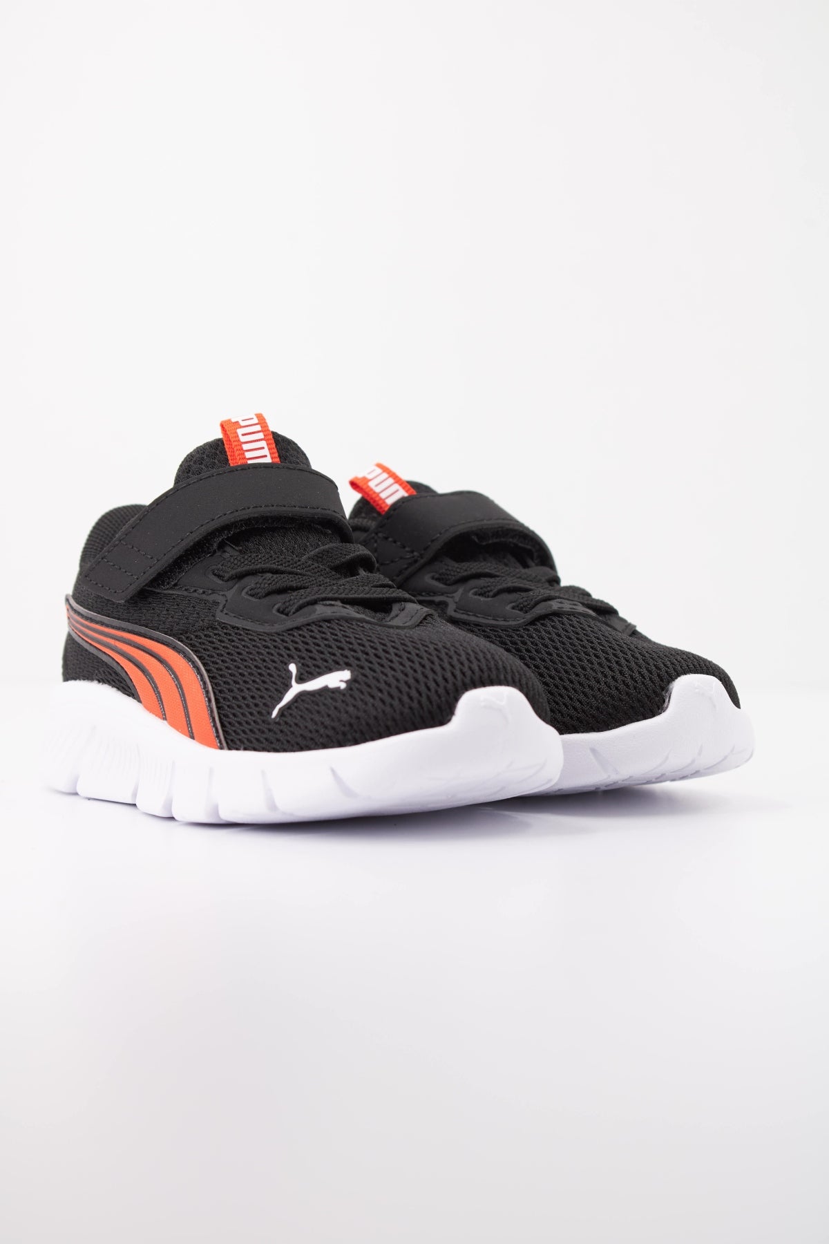 PUMA FLEXFOCUS MODERN AC+INF en color NEGRO  (2)