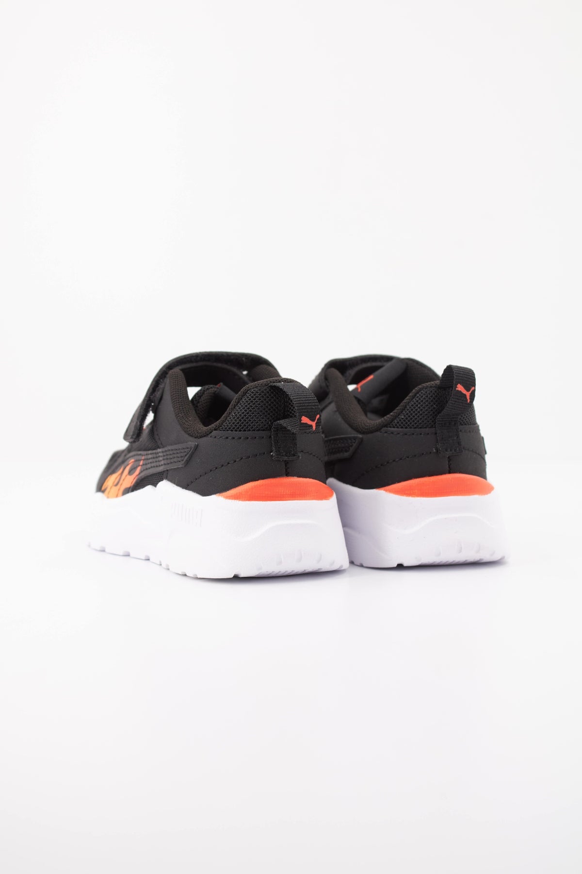 PUMA TRINITY  LT SPARKS AC+ INF en color NEGRO  (4)