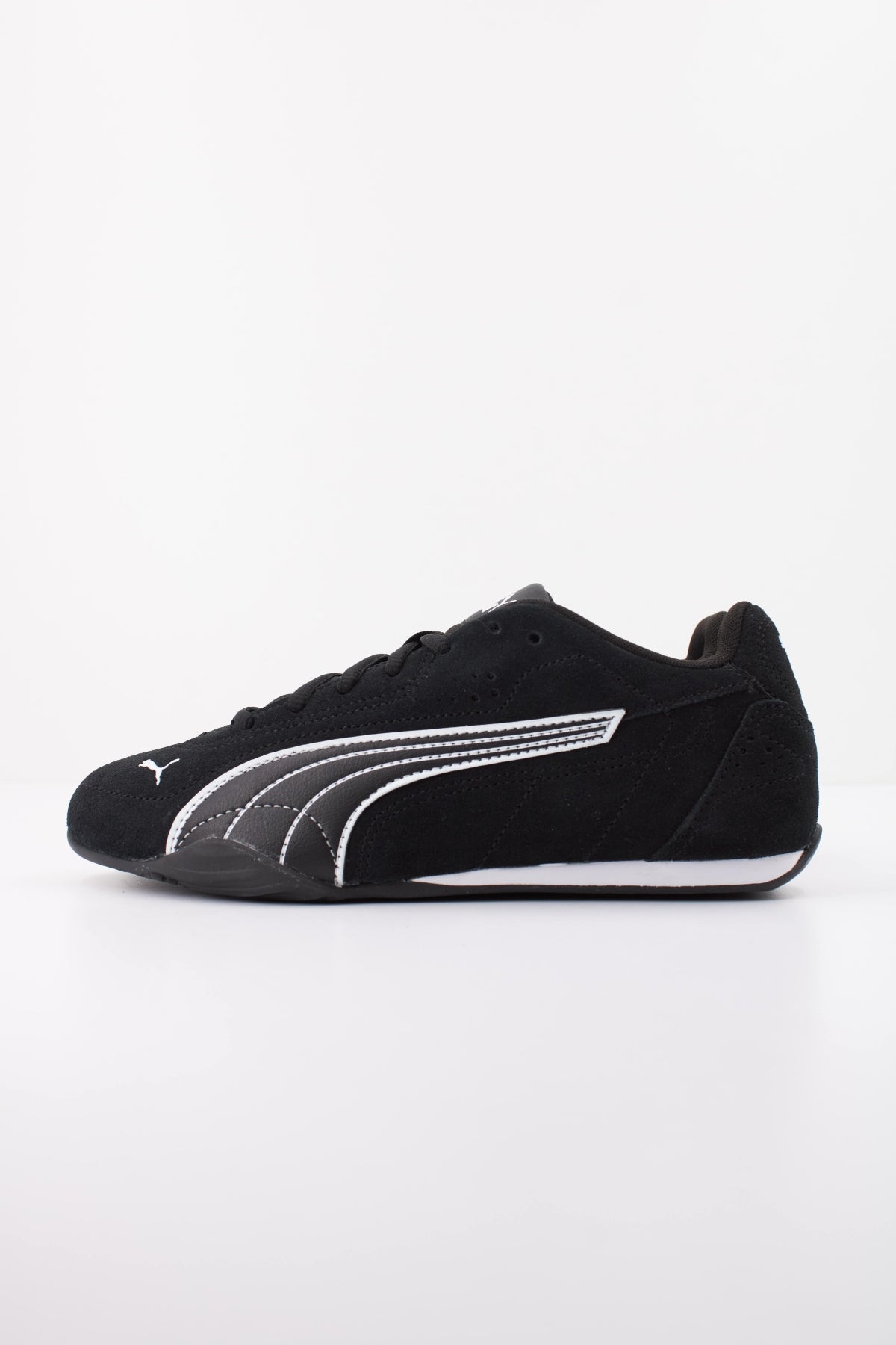 PUMA PUMA CATCH SD JR en color NEGRO  (1)