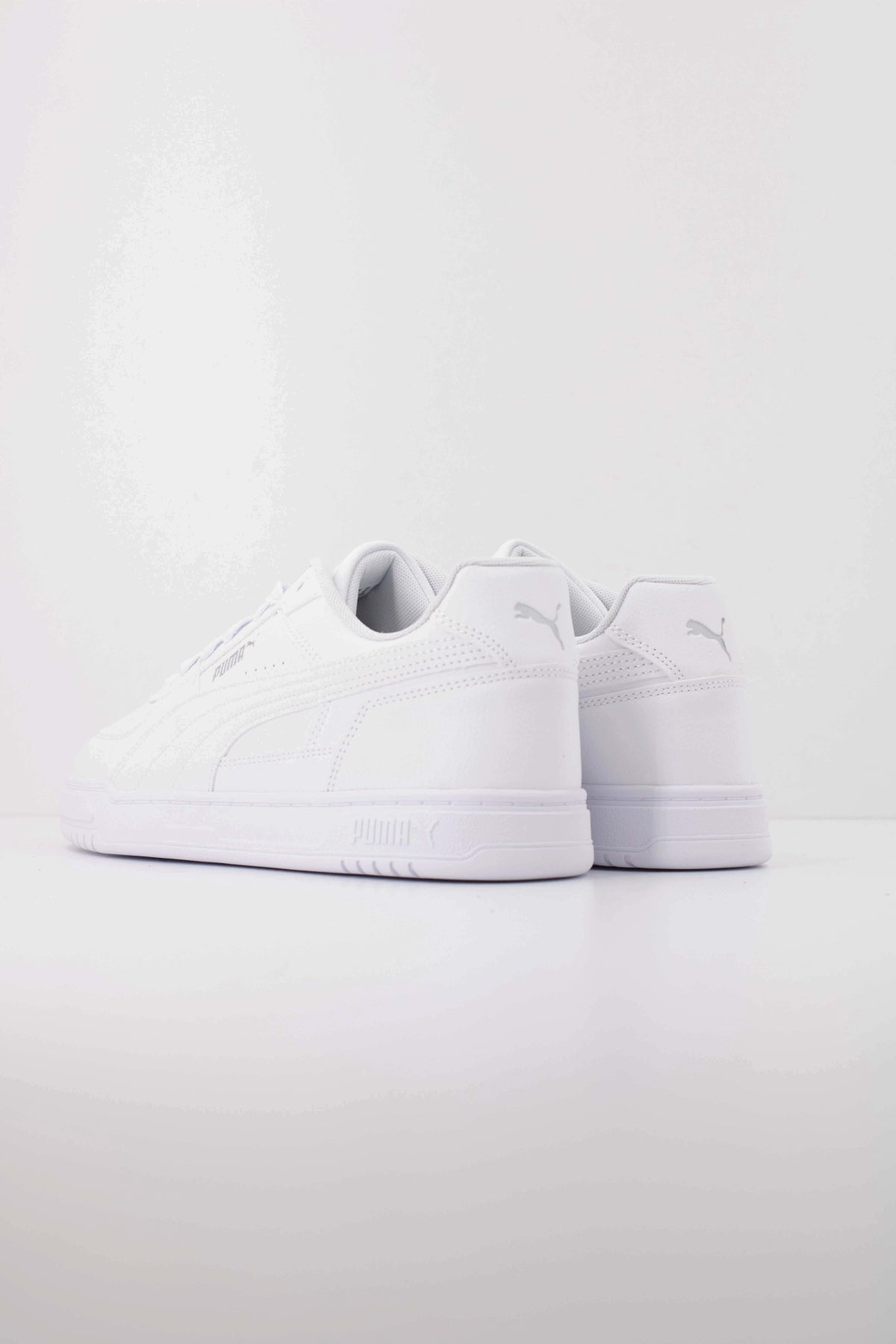 PUMA PUMA CAVEN III en color BLANCO  (4)