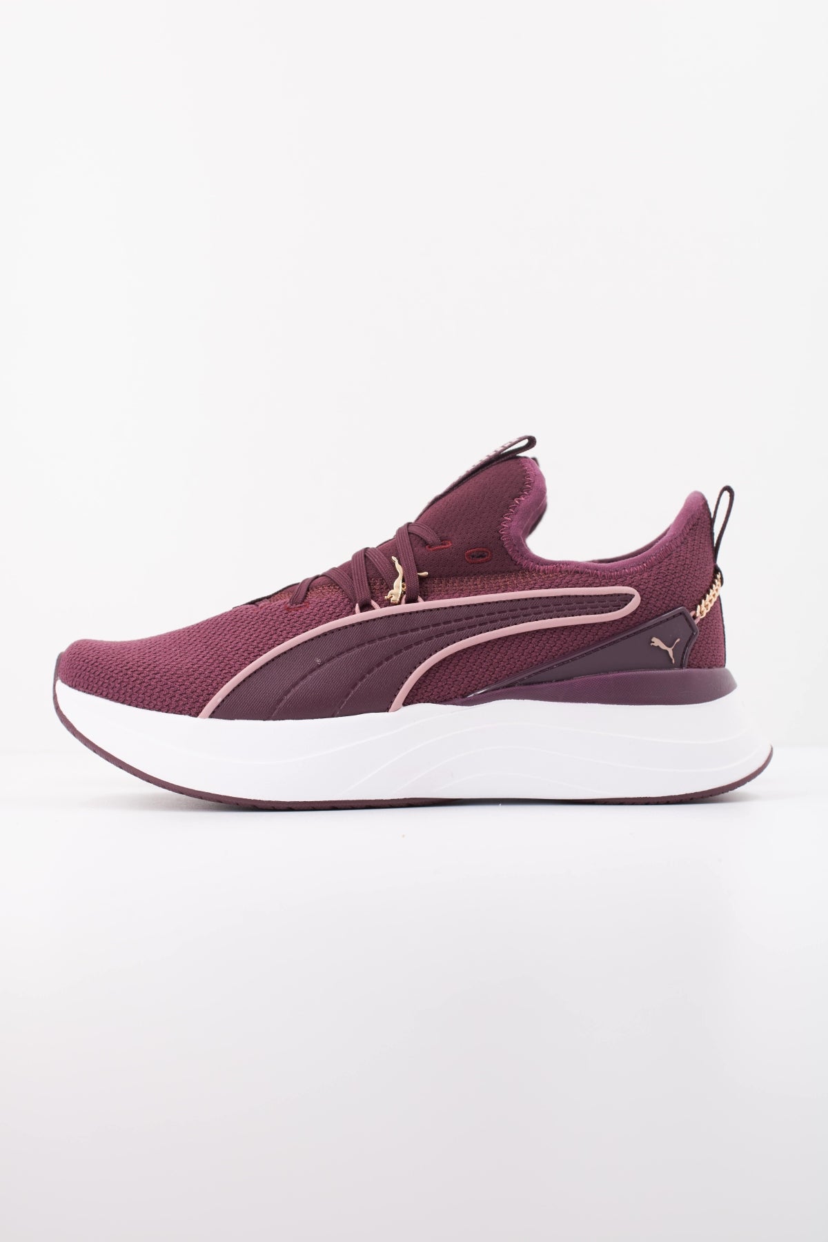 PUMA SOFTRIDE SABRINA en color BURDEOS  (1)