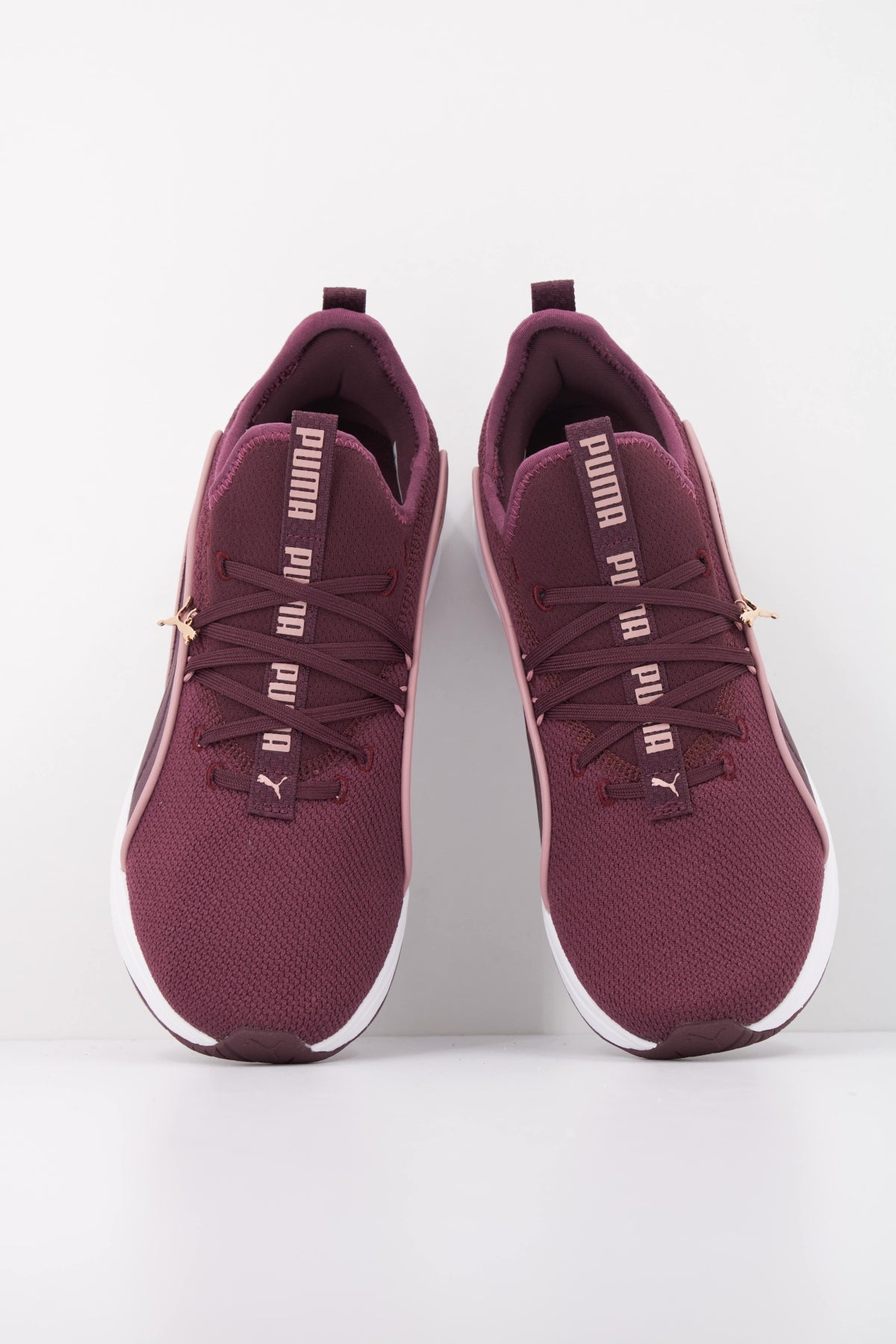 PUMA SOFTRIDE SABRINA en color BURDEOS  (3)