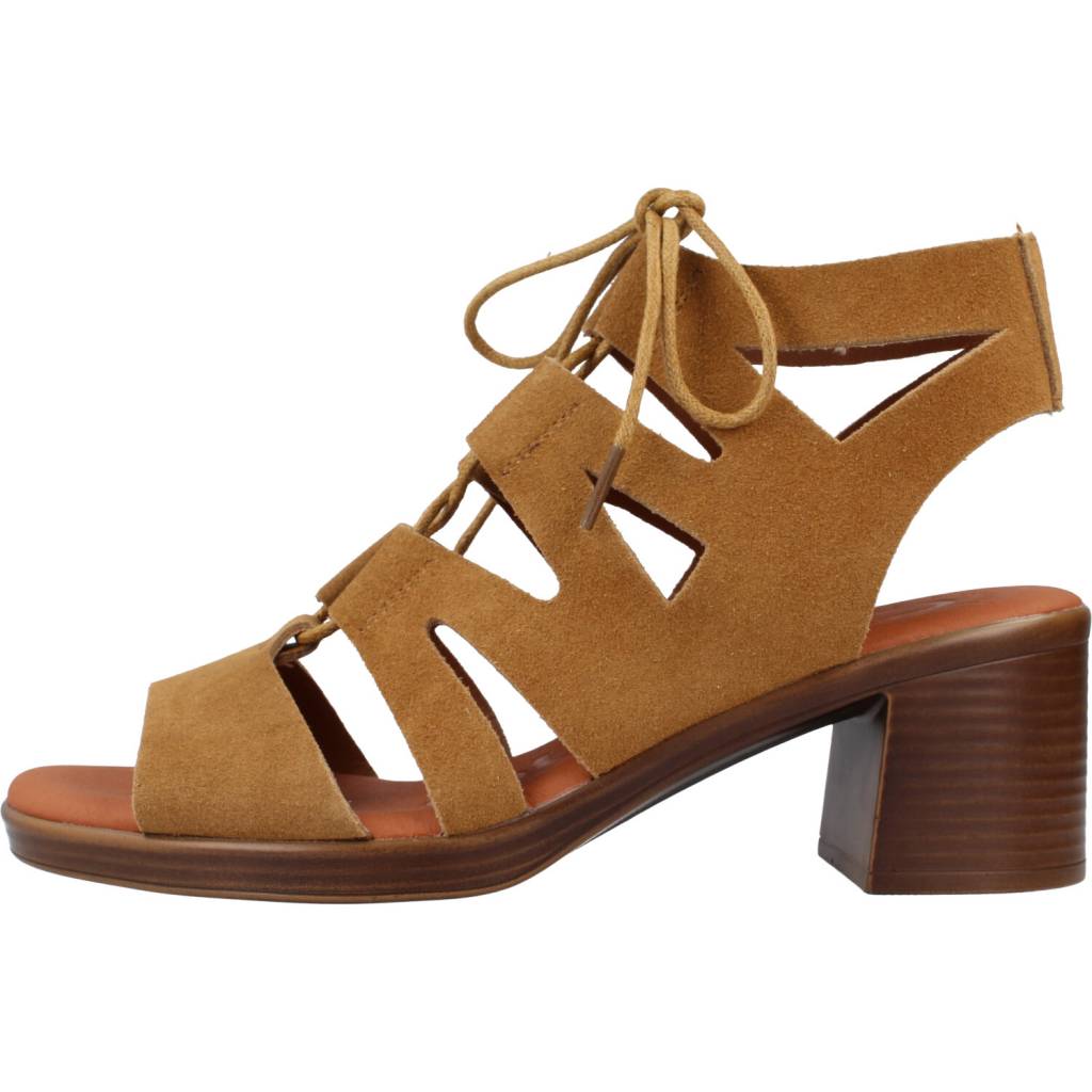 CHIKA NEW GOTICA  en color MARRON CLARO  (2)