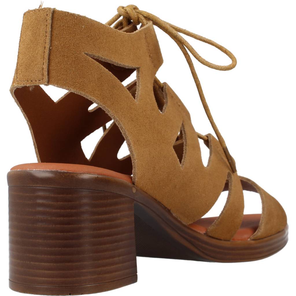 CHIKA NEW GOTICA  en color MARRON CLARO  (3)