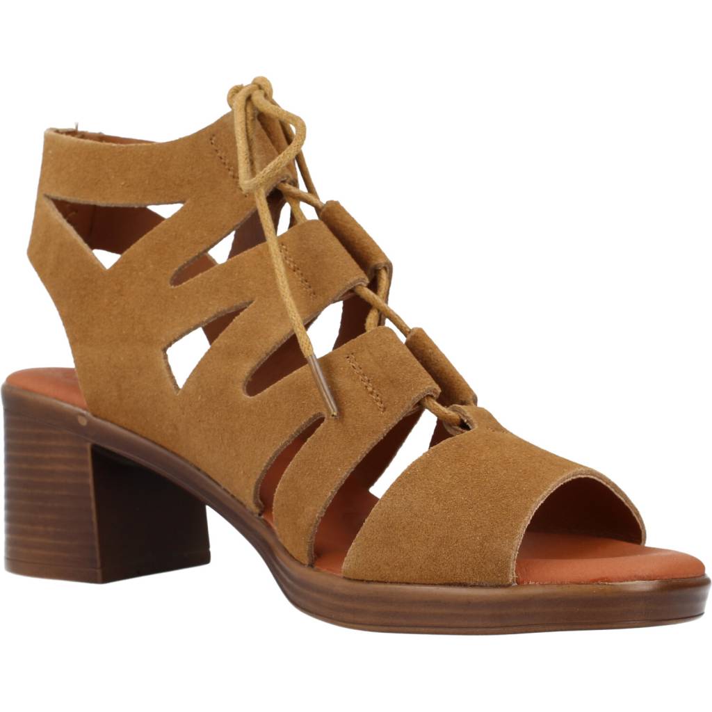 CHIKA NEW GOTICA  en color MARRON CLARO  (5)