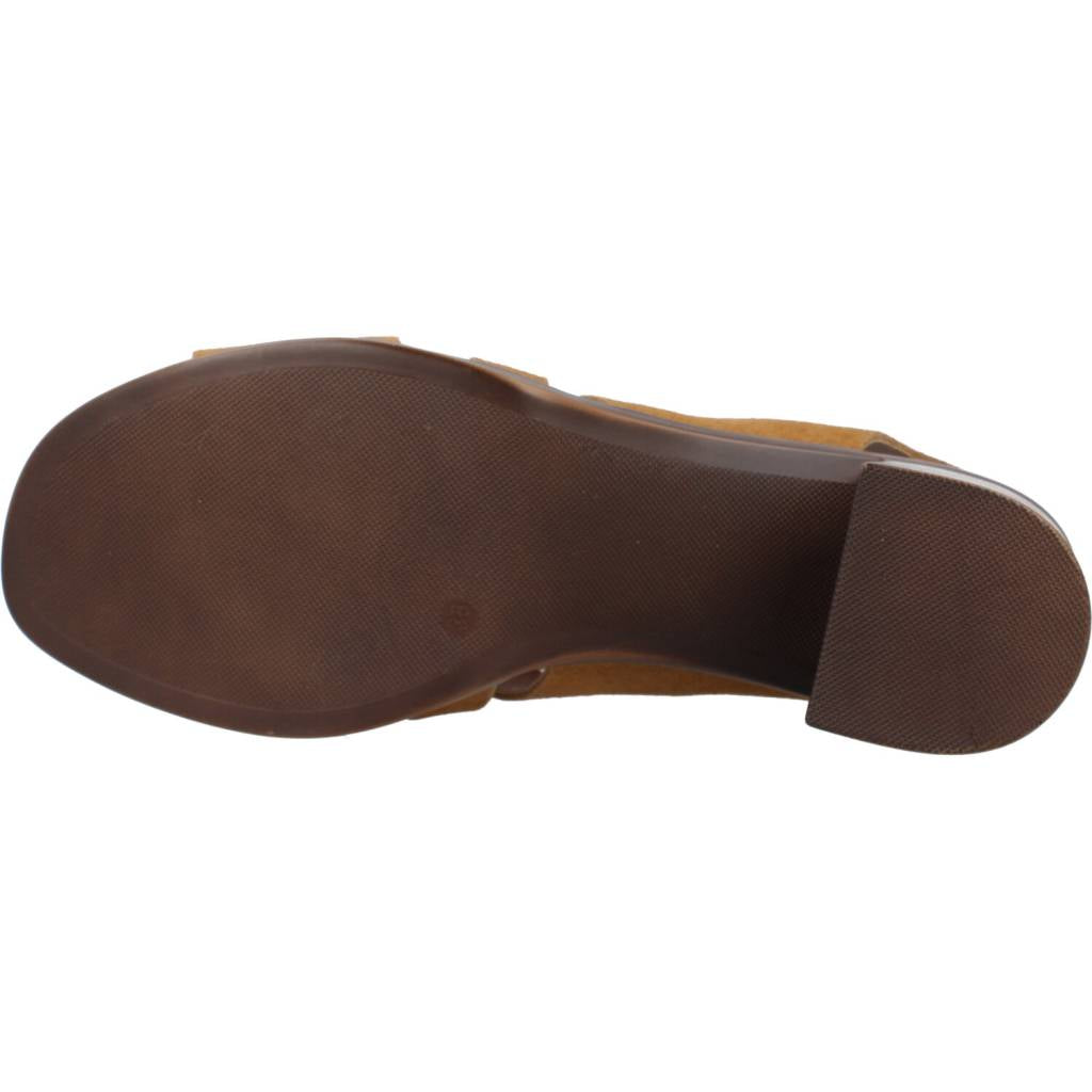 CHIKA NEW GOTICA  en color MARRON CLARO  (6)