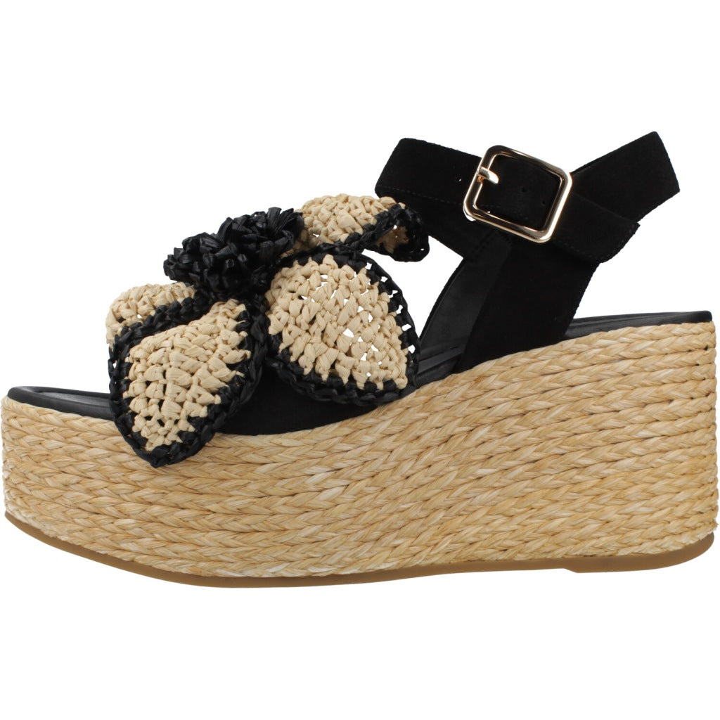 PALOMA BARCELO SANDALIA CRUZ en color NEGRO  (2)