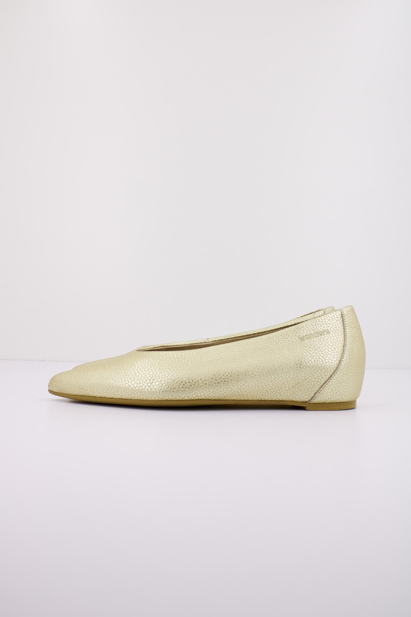WONDERS A en color ORO  (1)