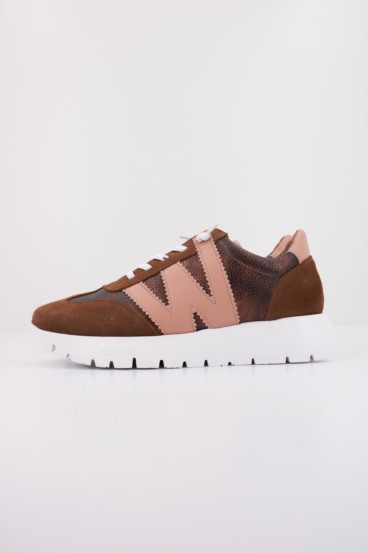 WONDERS A en color MARRON  (1)