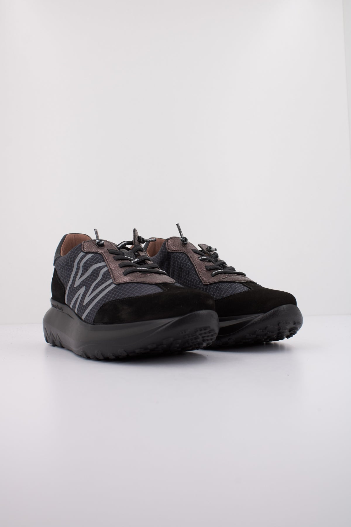 WONDERS A en color NEGRO  (2)