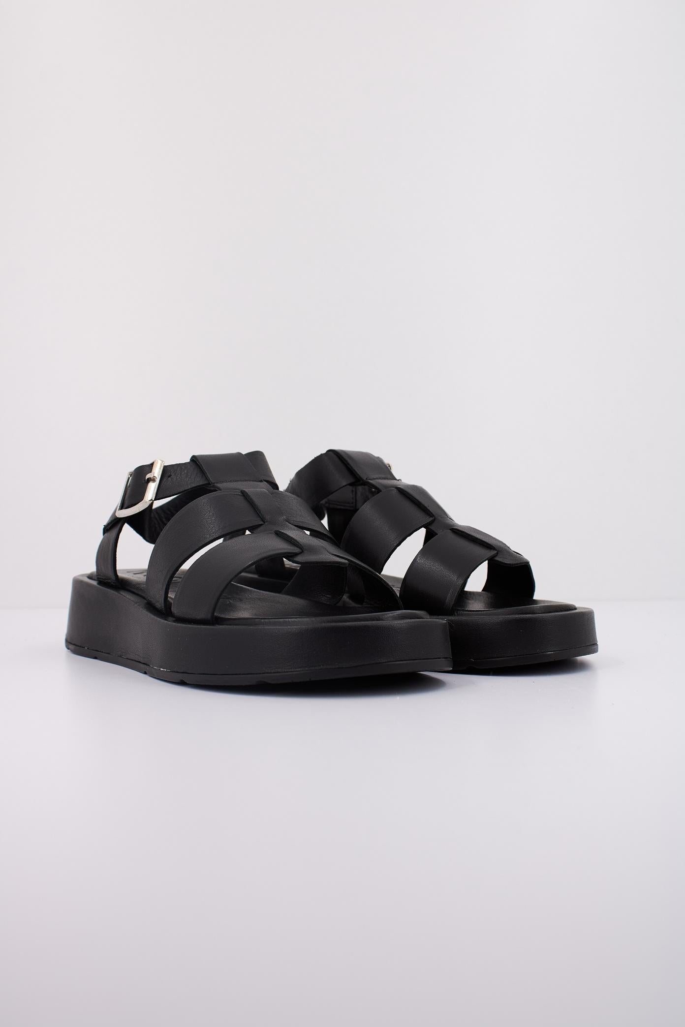 WONDERS AT en color NEGRO  (2)