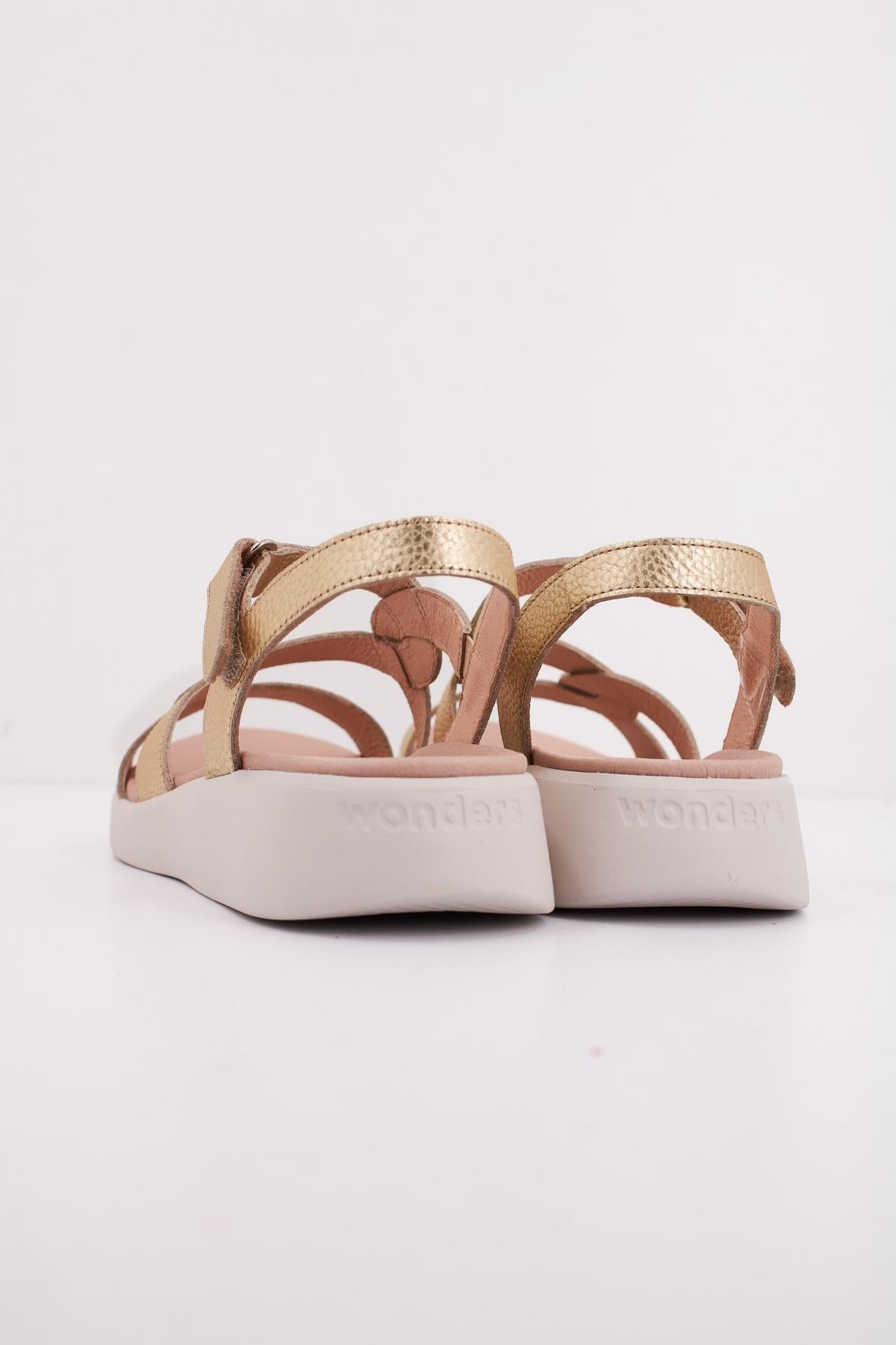 WONDERS C en color ORO  (4)