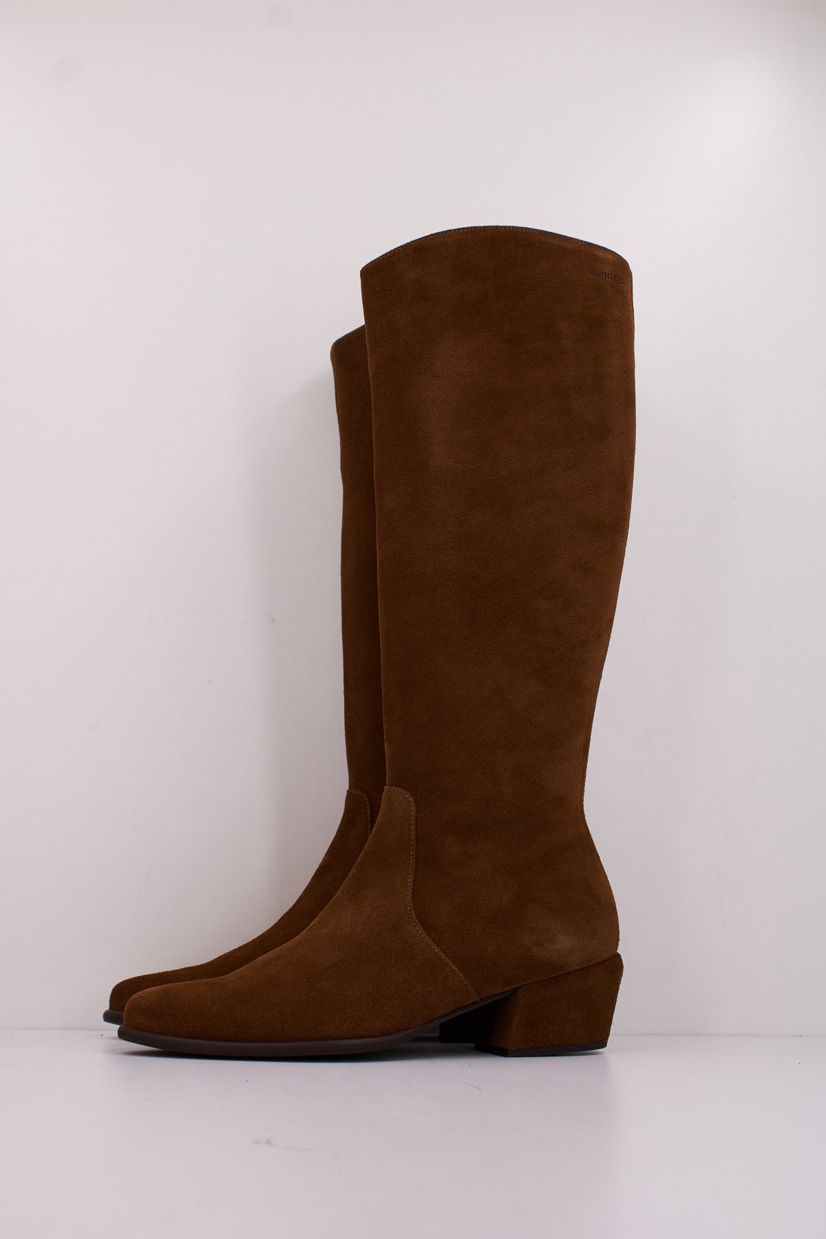 WONDERS D en color MARRON  (1)