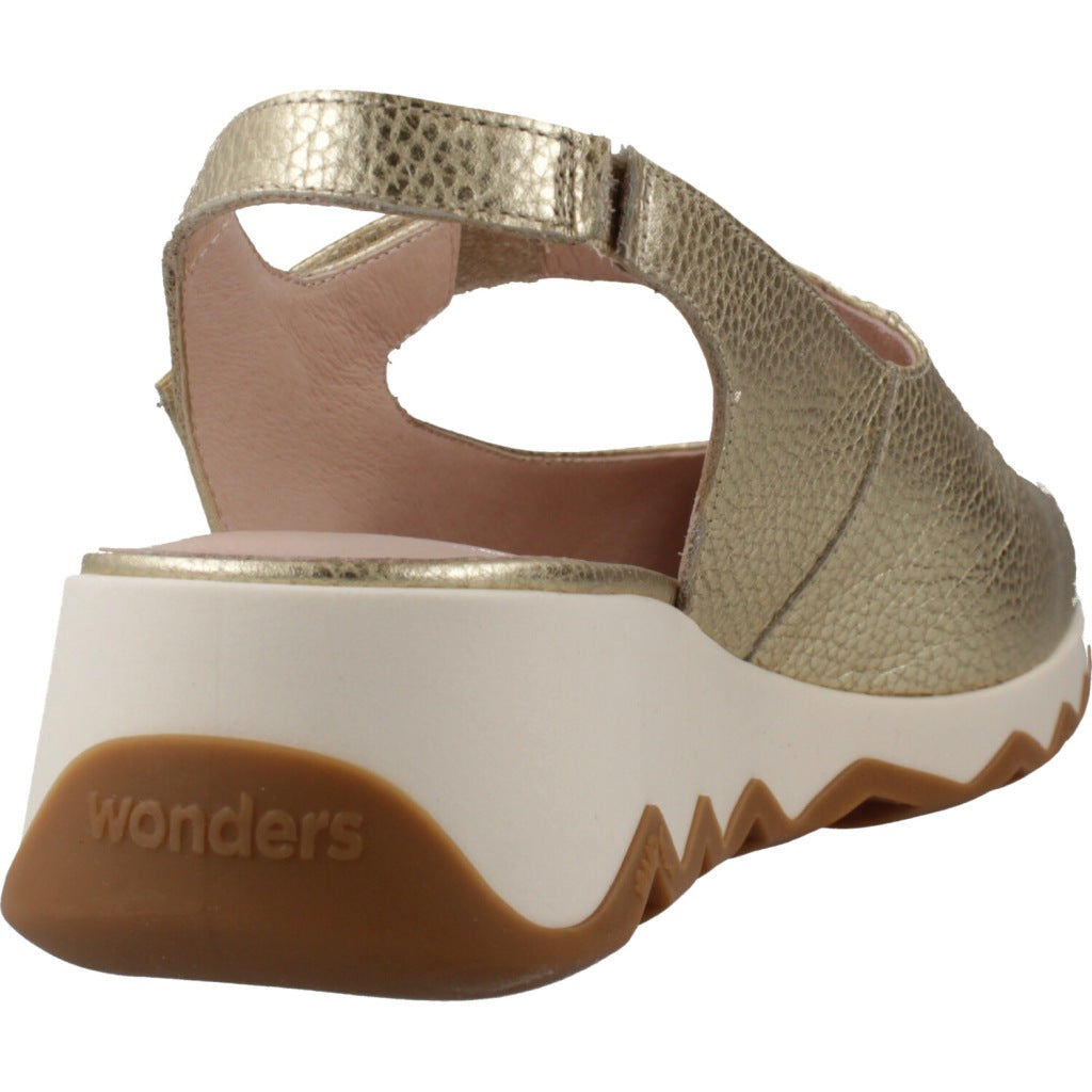 WONDERS SANDALIA CERRADA en color ORO  (3)