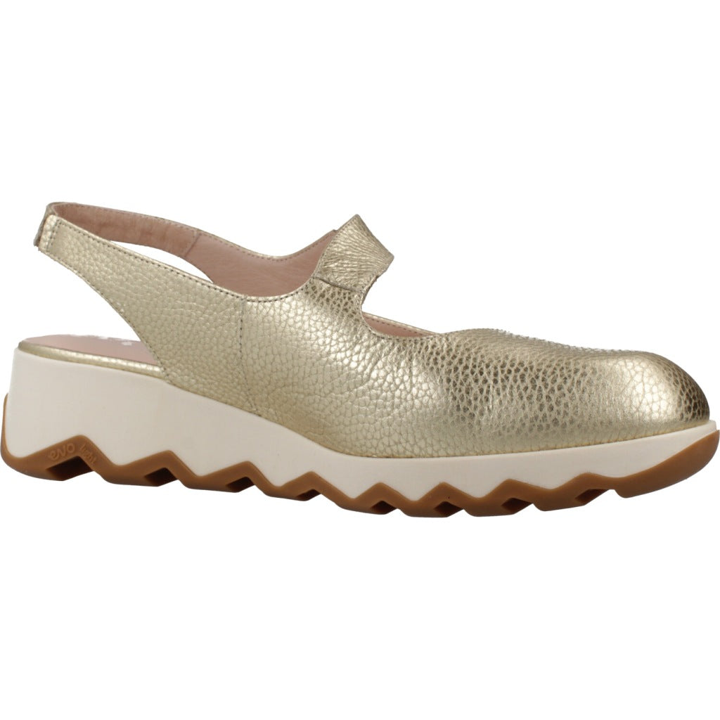 WONDERS SANDALIA CERRADA en color ORO  (5)