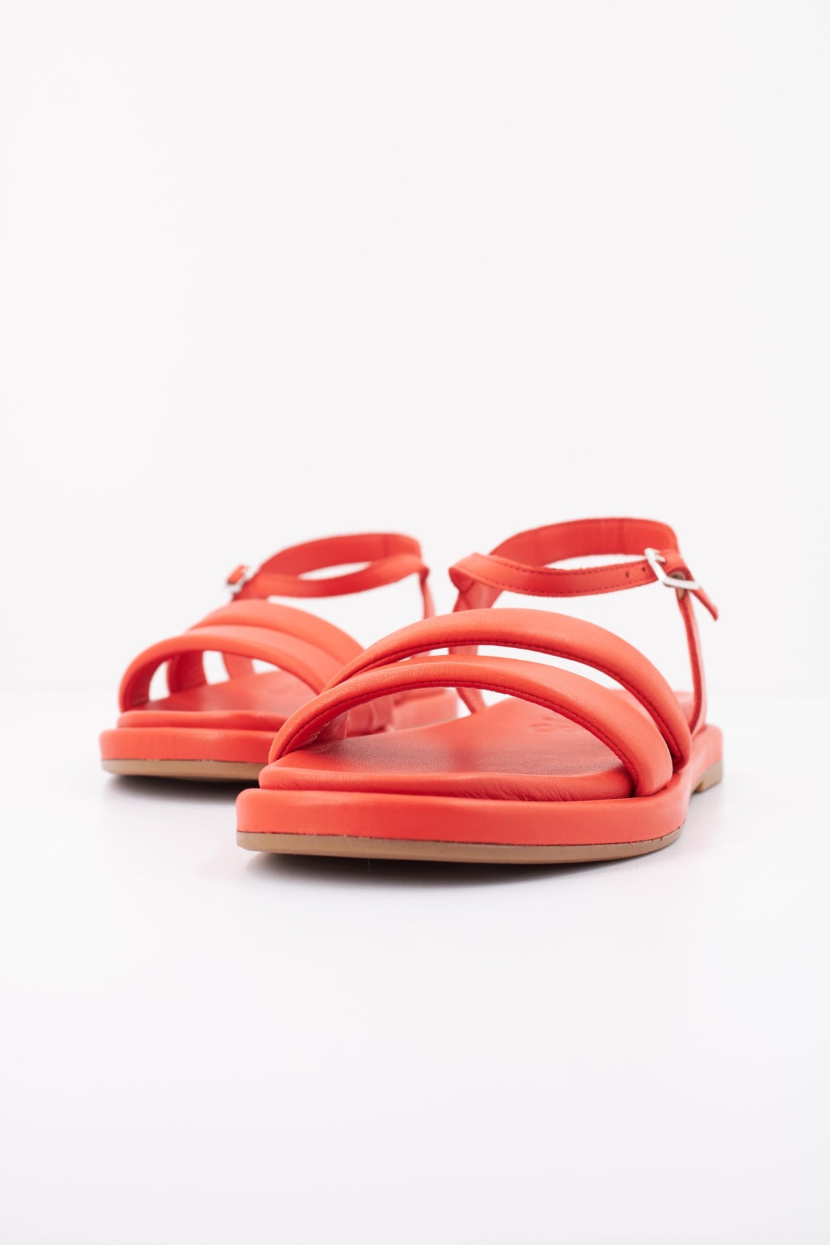 WONDERS AT en color ROJO  (2)